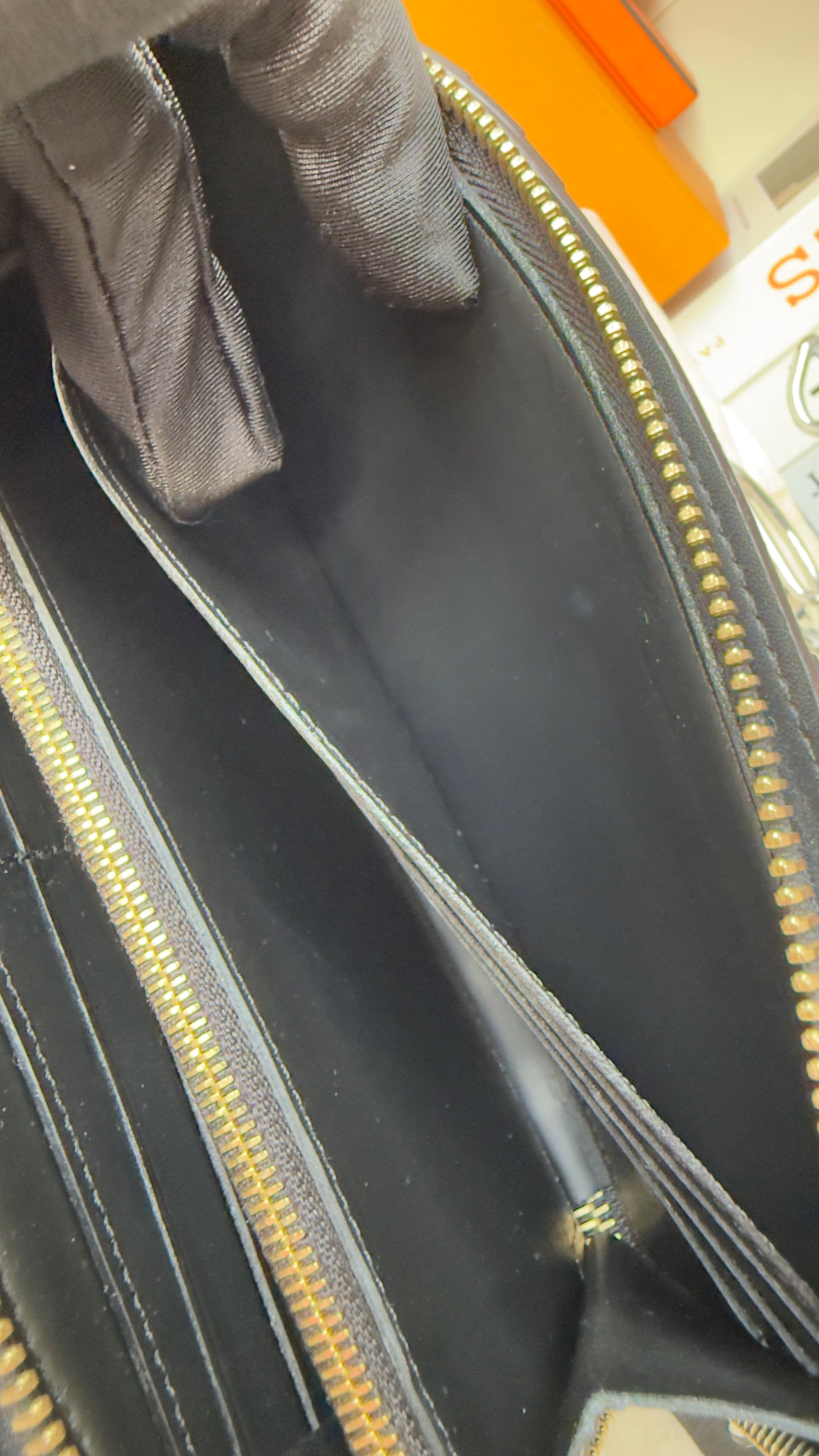LIMITED EDITION BROGUE STEAMER MNG ZIPPY WALLET