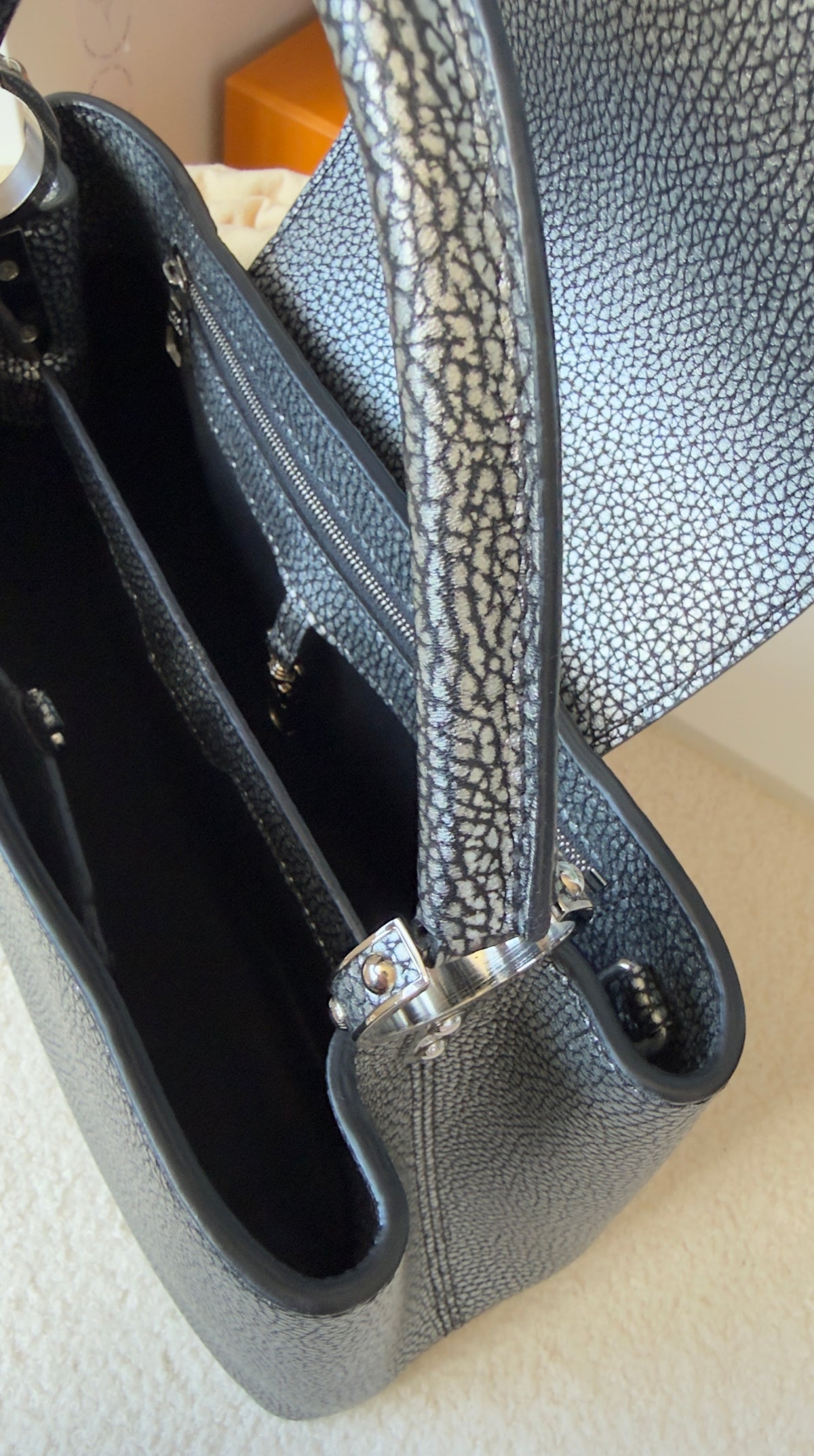 Capucines PM Chrome Taurillon Metallic Leather Crossbody Bag Silver