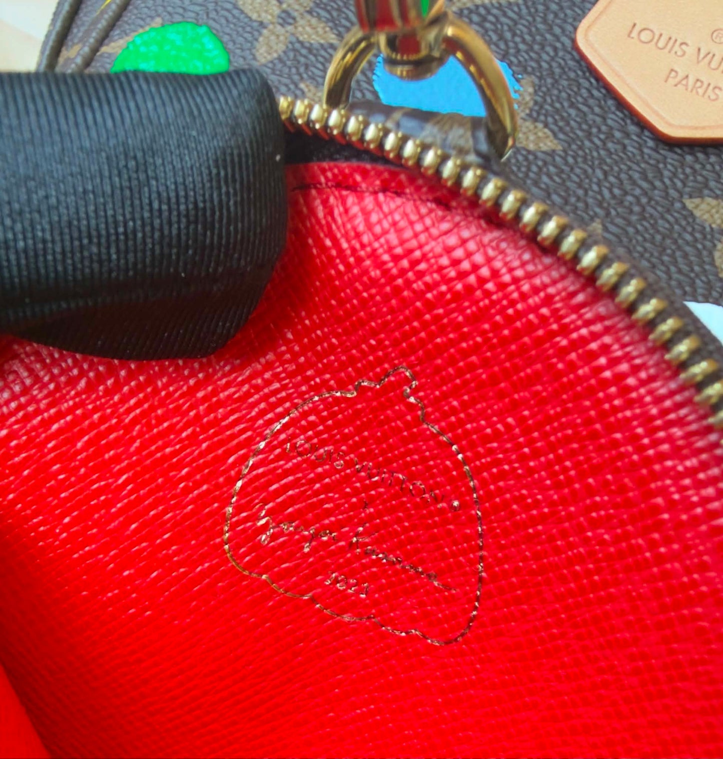 NEW/UNUSED LV x Yayoi Kusama Round zipped coin purse