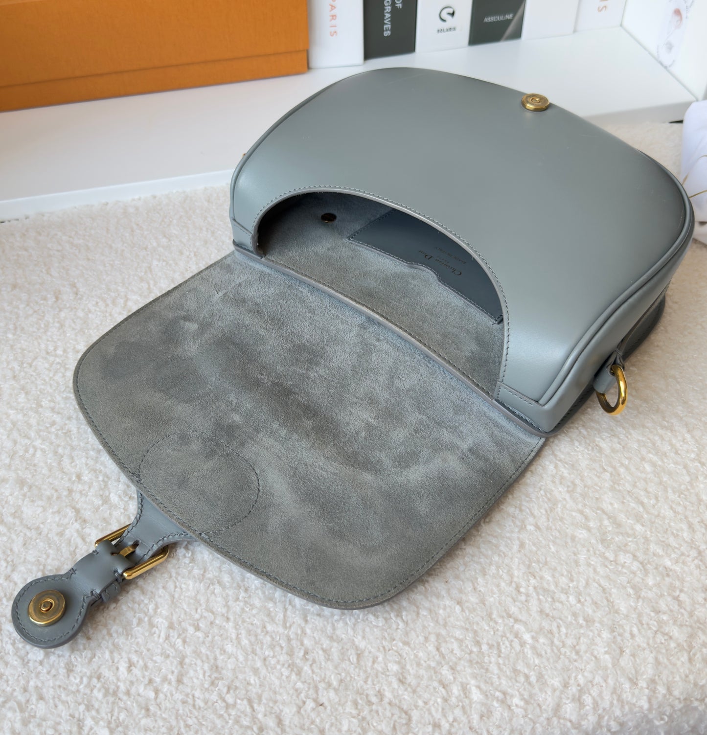 BOX MEDIUM BOBBY CALFSKIN GREY BAG