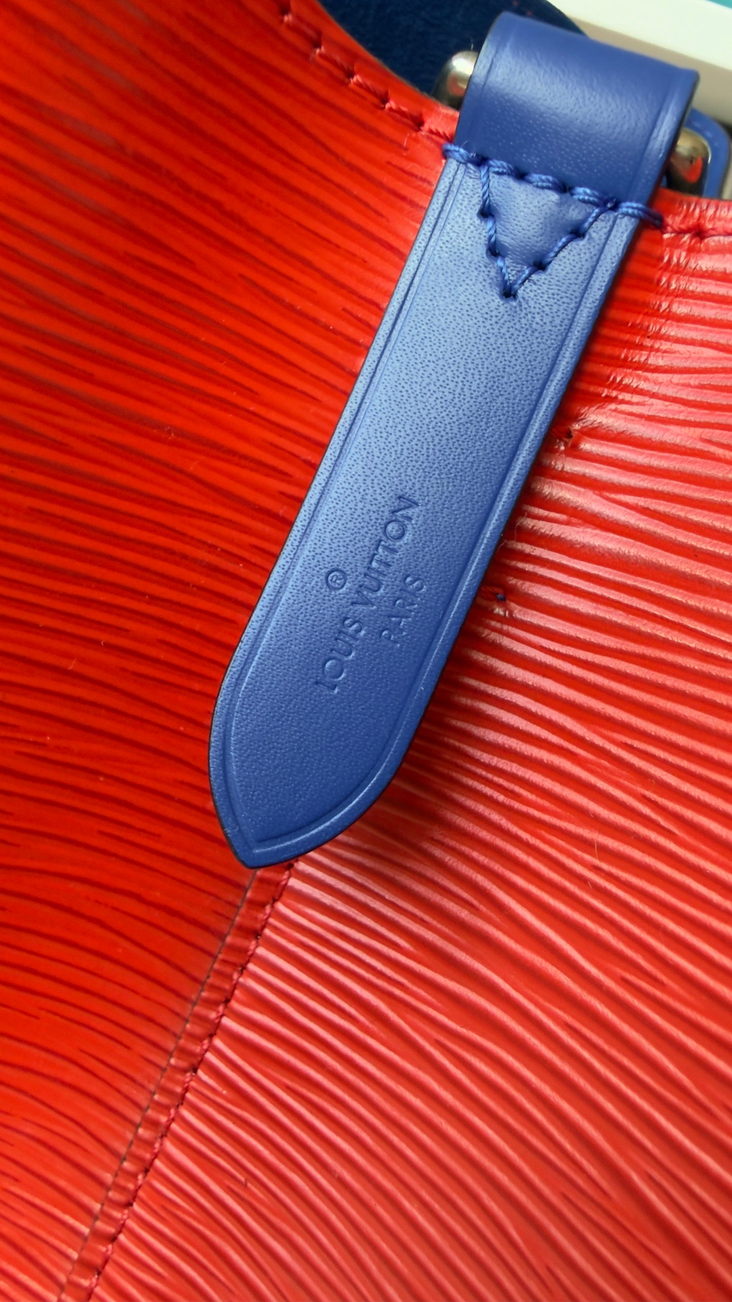 NEONOE MM Red Blue Coquelicot Epi Leather Bag