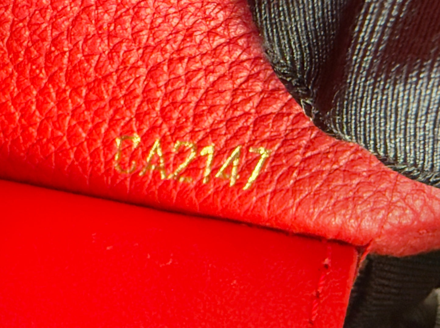 DOUBLE V RED/RUBIS CALFSKIN WALLET