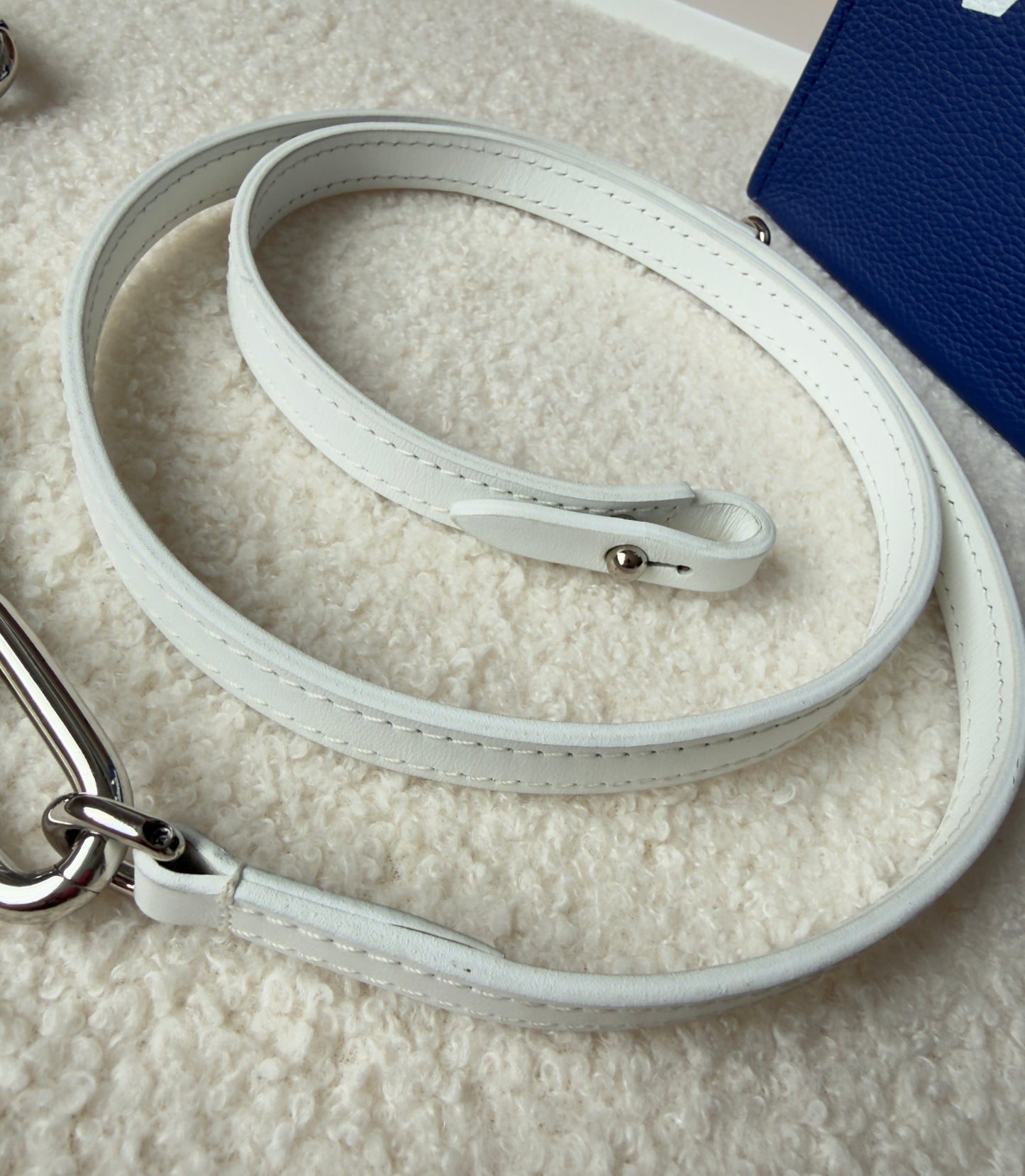 LIKE NEW LIMITED EDITION EVERYDAY SIGNATURE SAC PLAT XS BLUE
