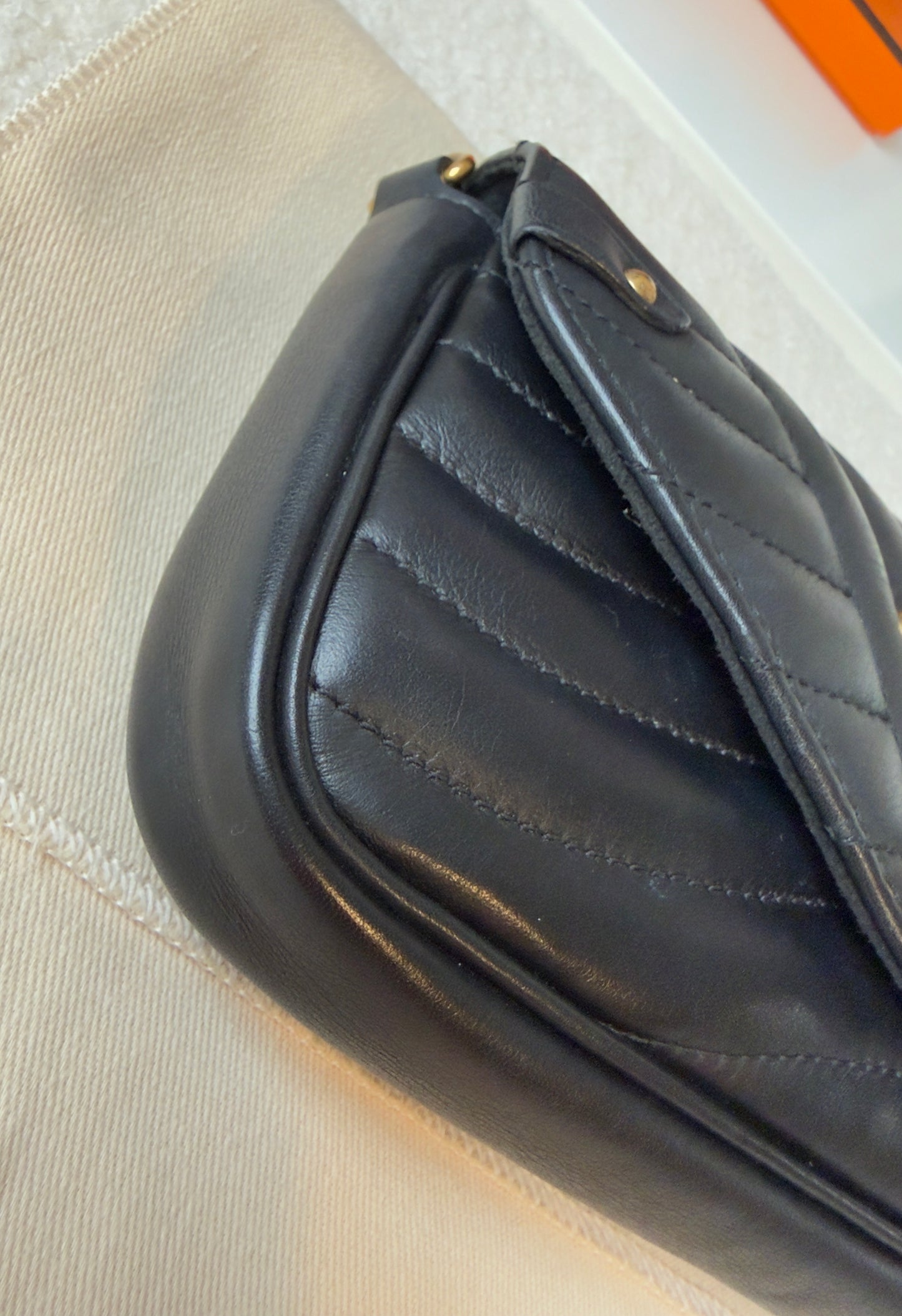 NEW WAVE CHAIN POCHETTE BLACK CALFSKIN
