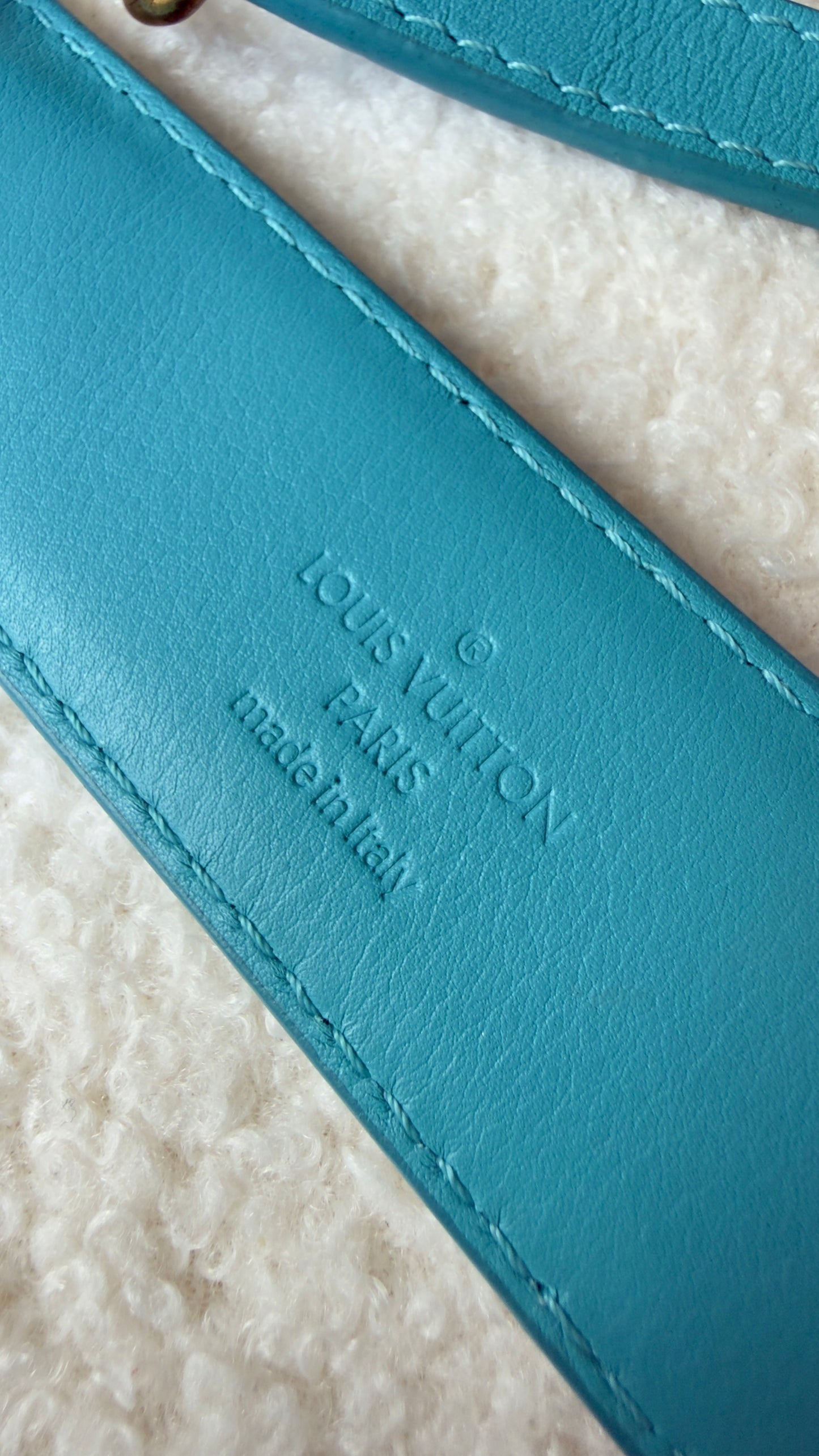 NEW WAVE Calfskin Chain MM Turquoise Blue