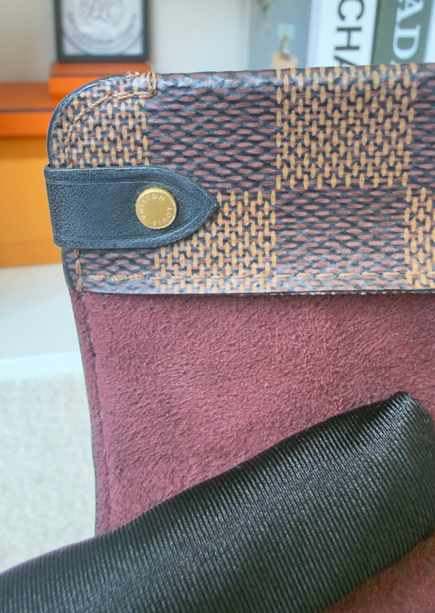 VAVIN CHAIN WALLET IN RED BURGANDY CROSSBODY/CLUTCH BAG