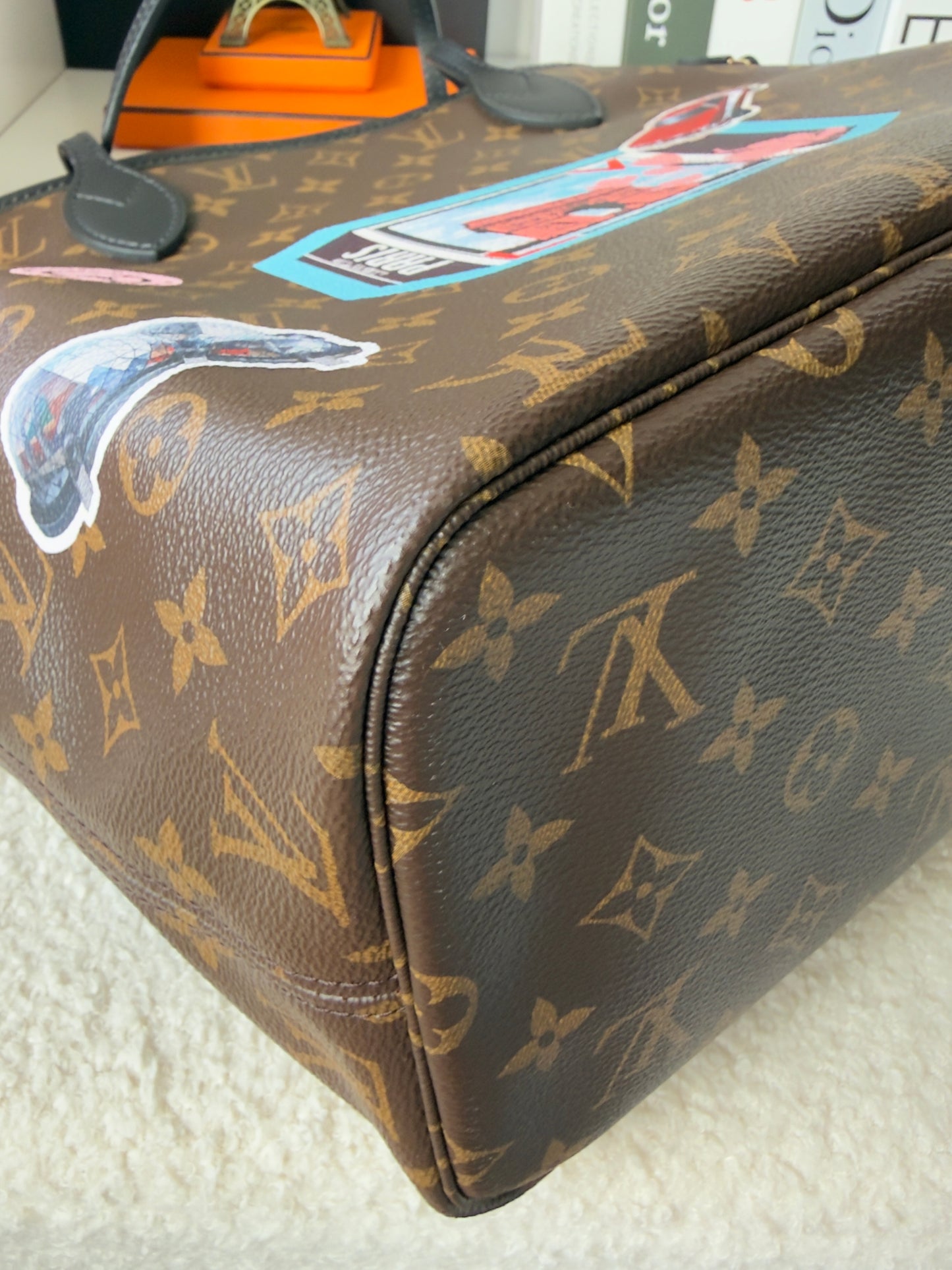 NEVERFULL MNG MM WORLD TOUR W/POCHETTE