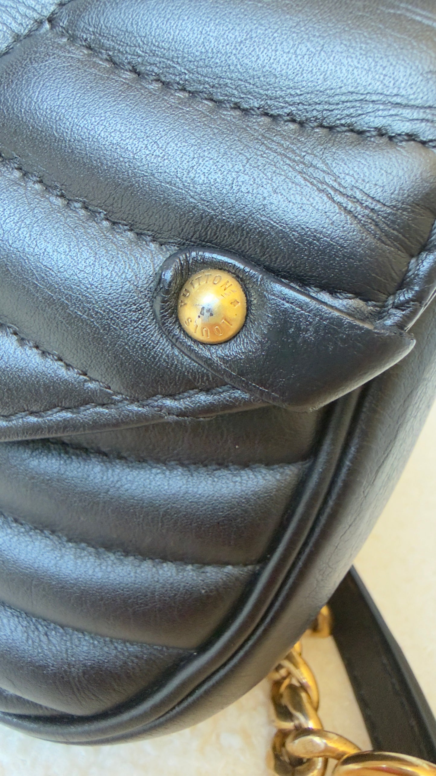 NEW WAVE Black Calfskin Chain PM