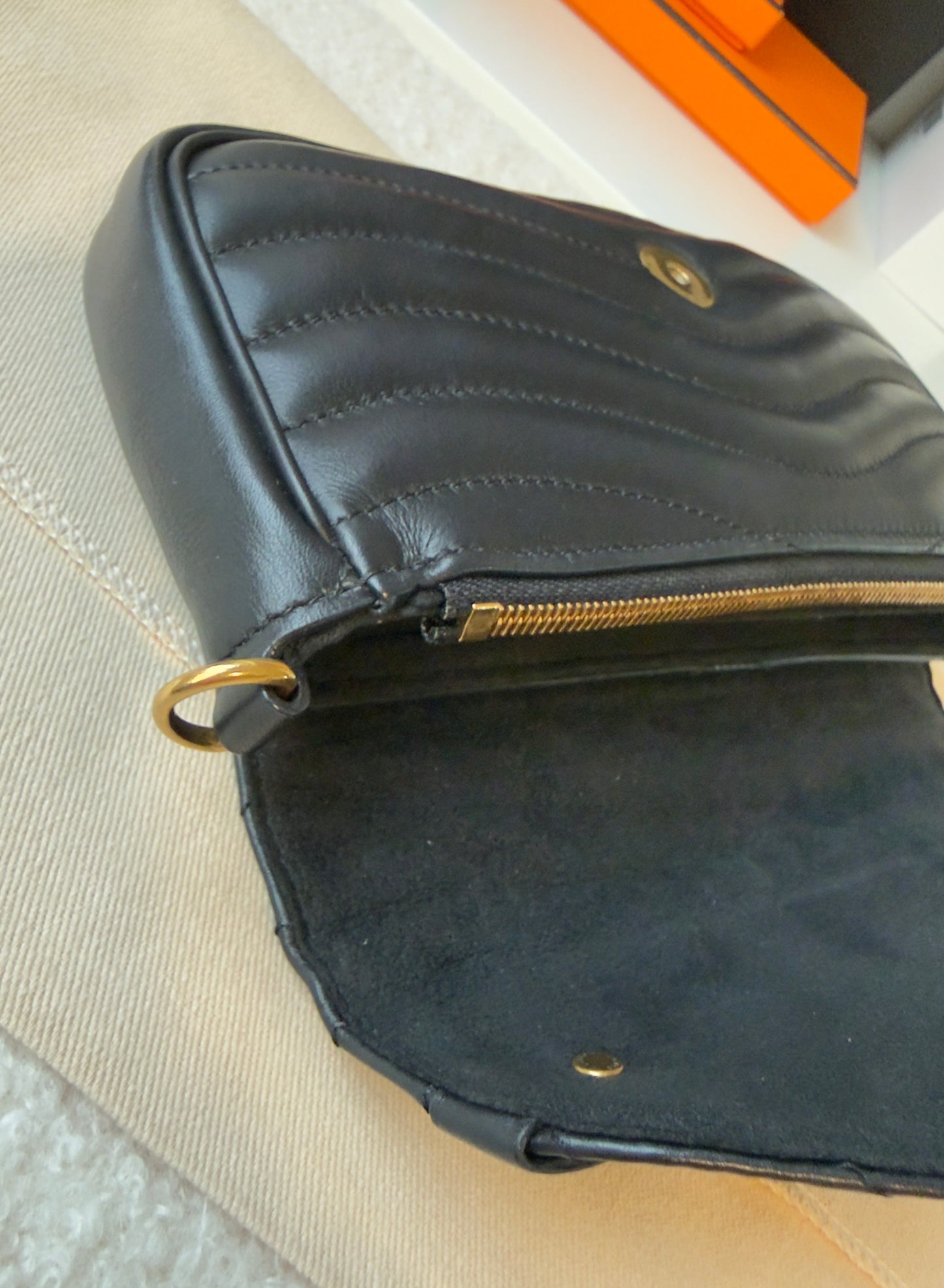 NEW WAVE CHAIN POCHETTE BLACK CALFSKIN