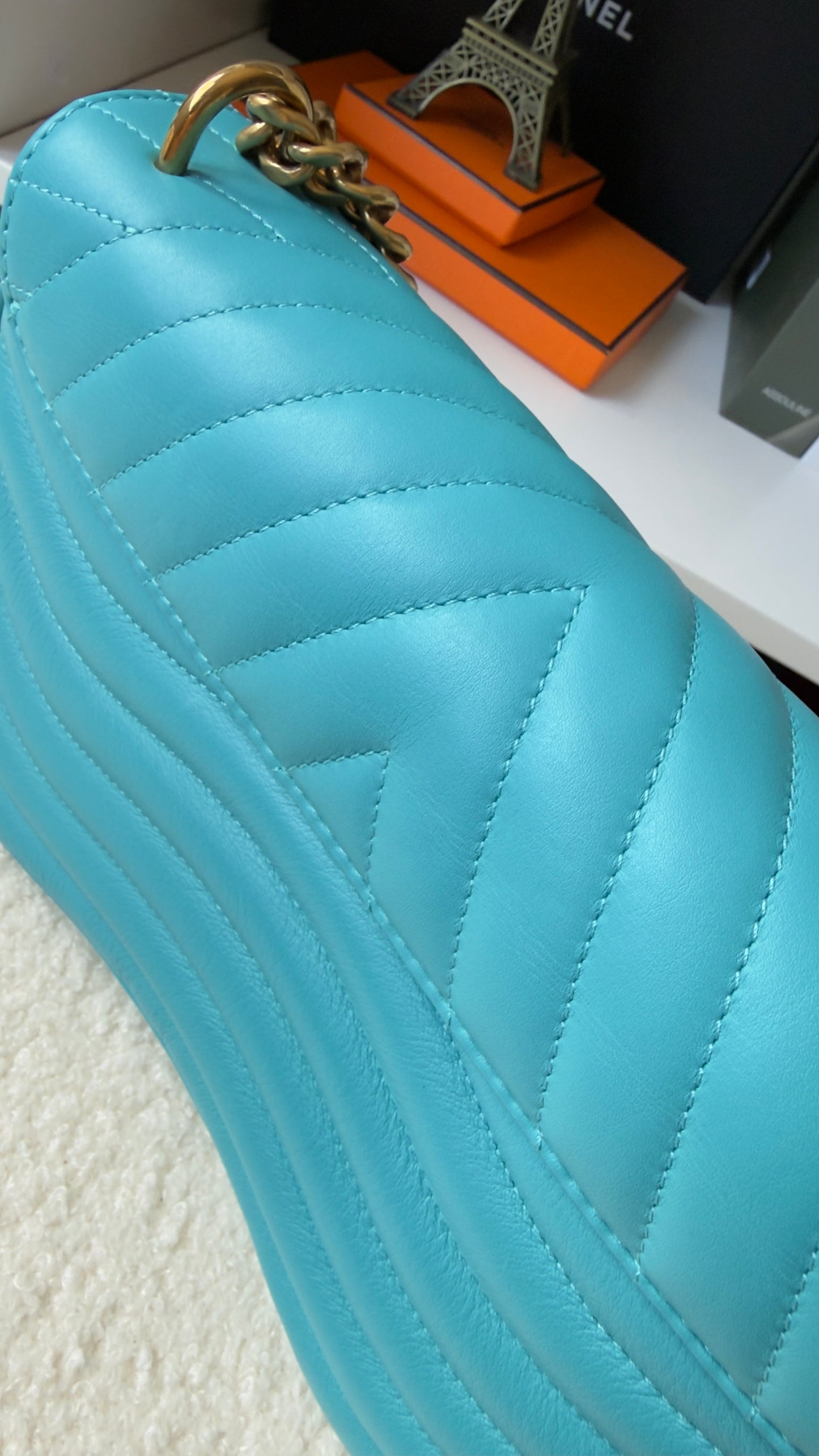 NEW WAVE Calfskin Chain MM Turquoise Blue