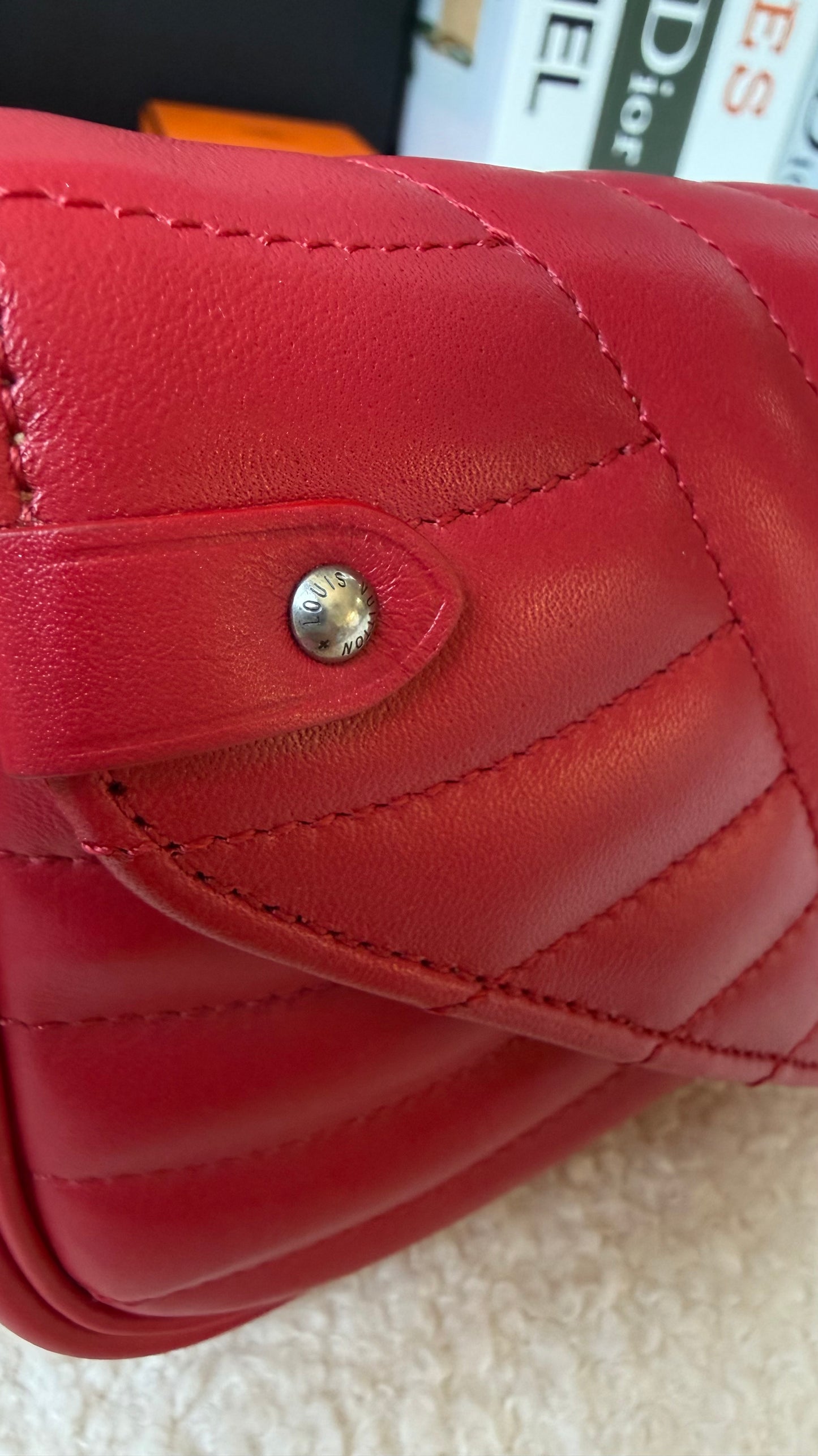 LIKE NEW NEW WAVE CHAIN POCHETTE RES CALFSKIN