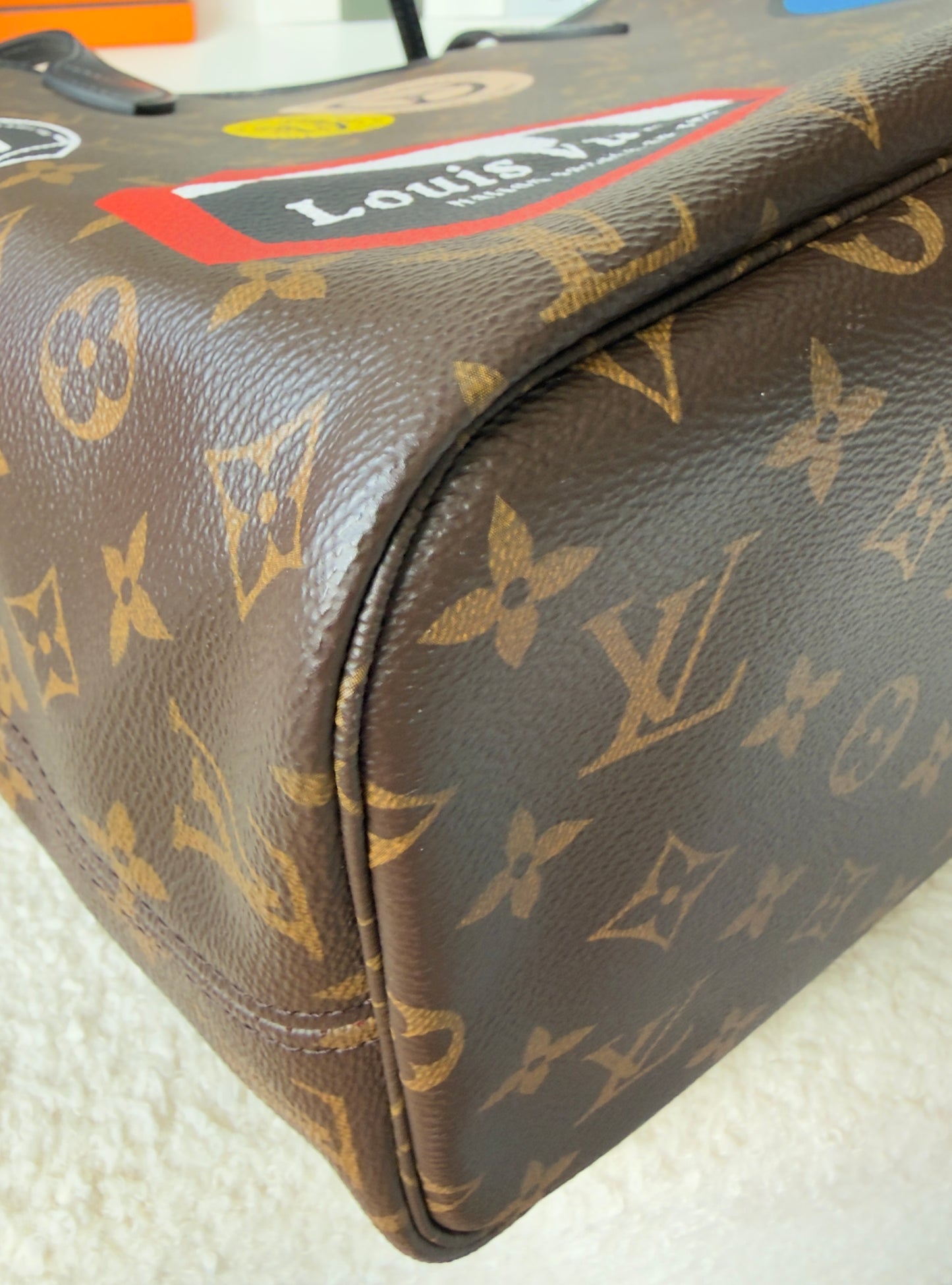 NEVERFULL MNG MM WORLD TOUR W/POCHETTE