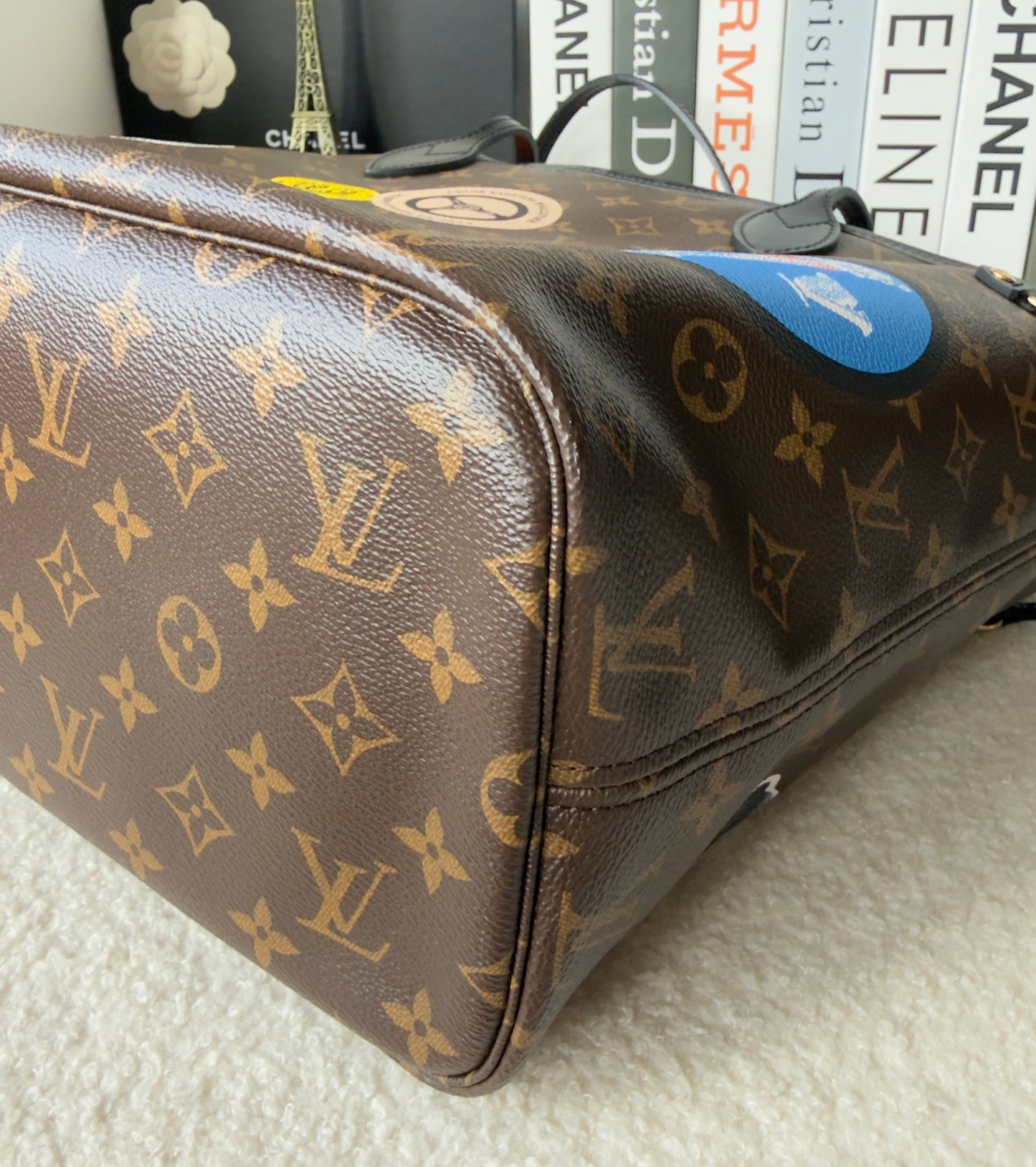 NEVERFULL MNG MM WORLD TOUR W/POCHETTE
