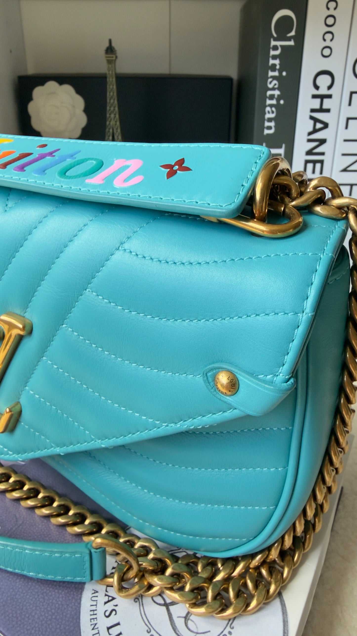 NEW WAVE Calfskin Chain MM Turquoise Blue