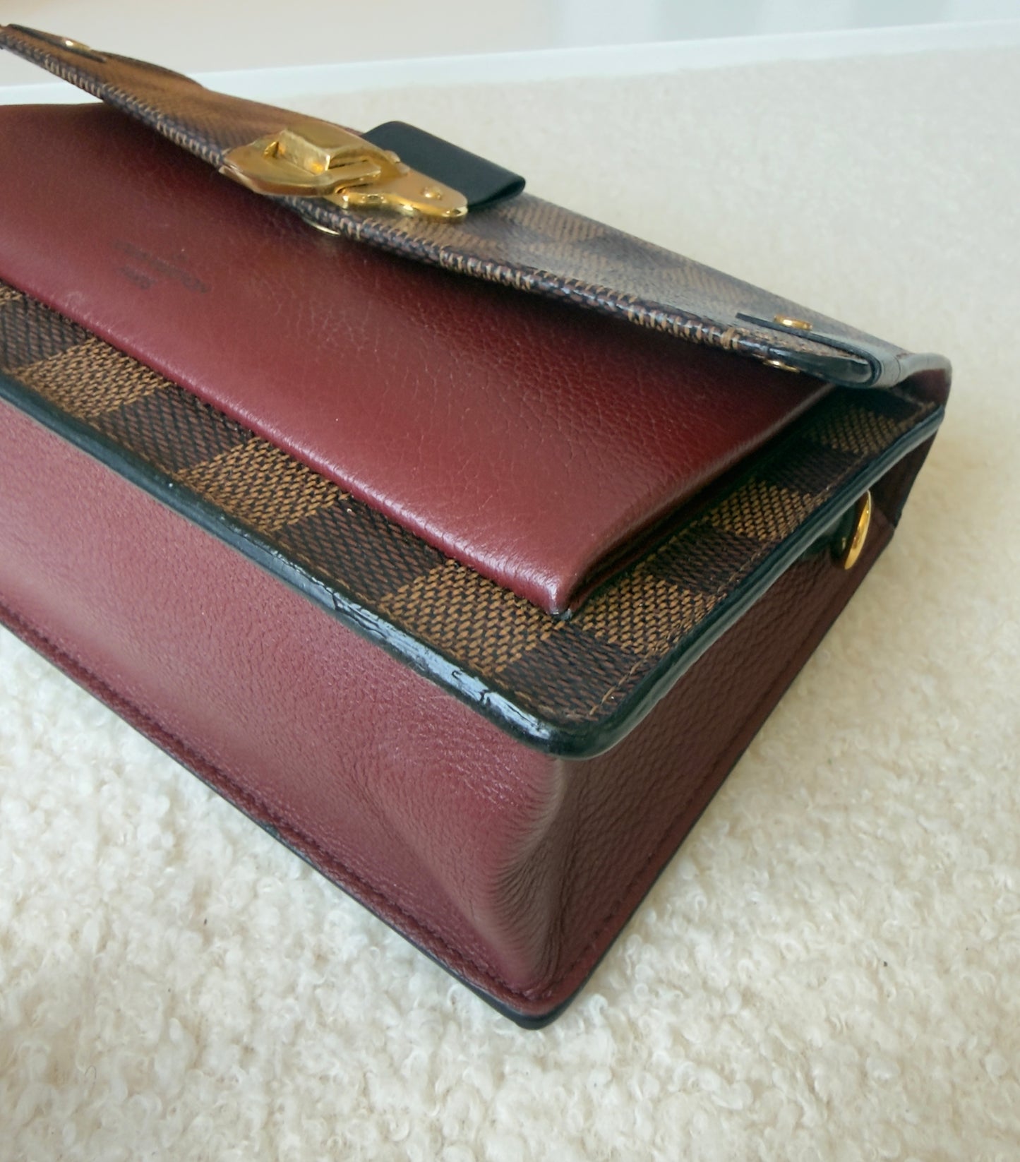 VAVIN CHAIN WALLET IN RED BURGANDY CROSSBODY/CLUTCH BAG