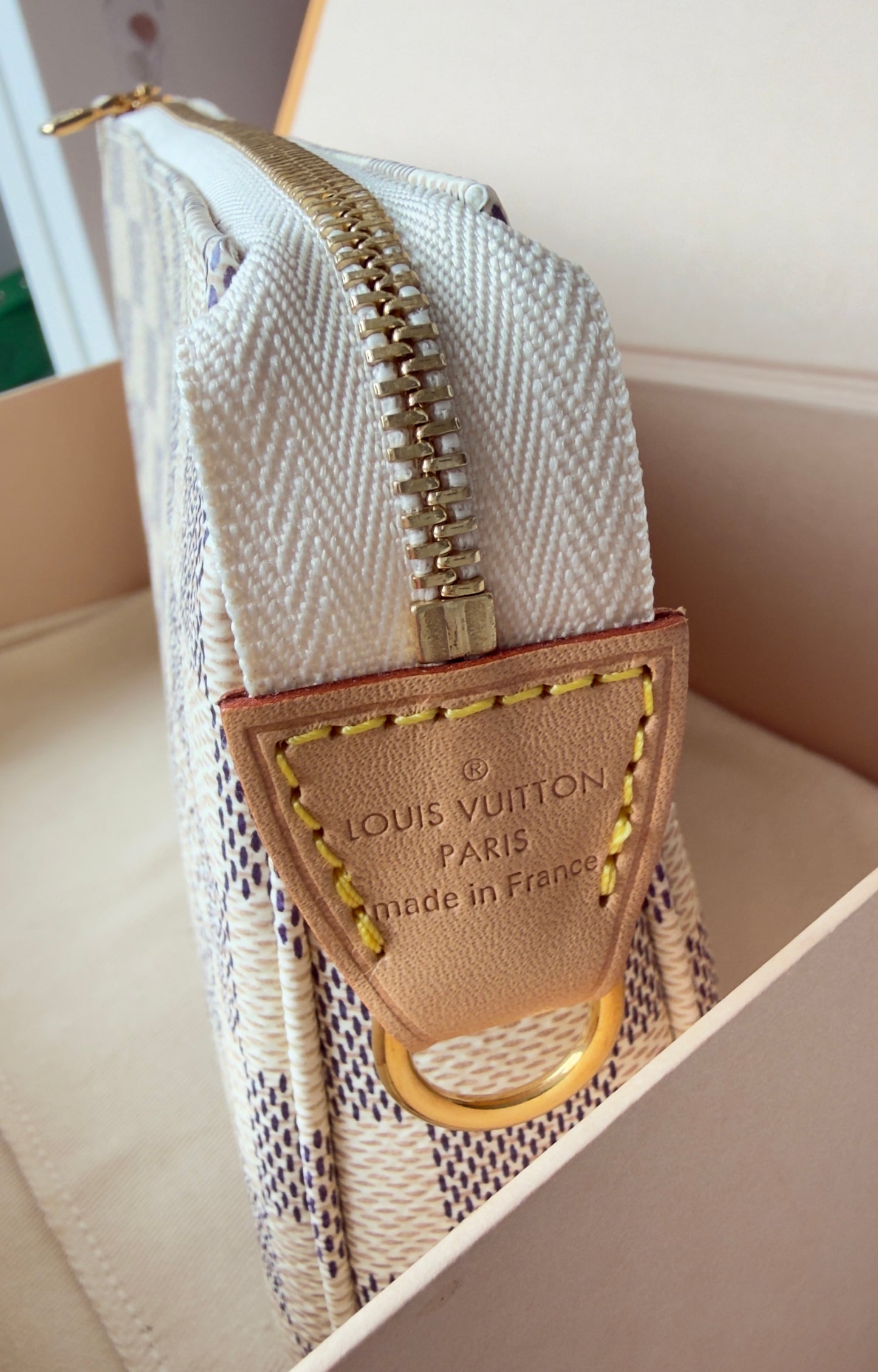 BRAND NEW POCHETTE ACCESSORIE DAMIER AZUR NM