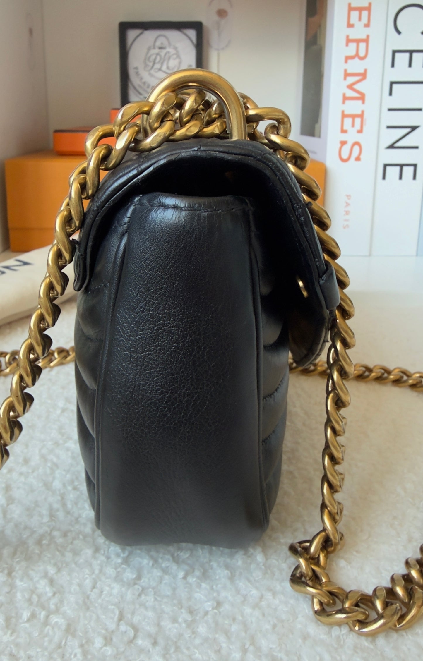 NEW WAVE Black Calfskin Chain PM