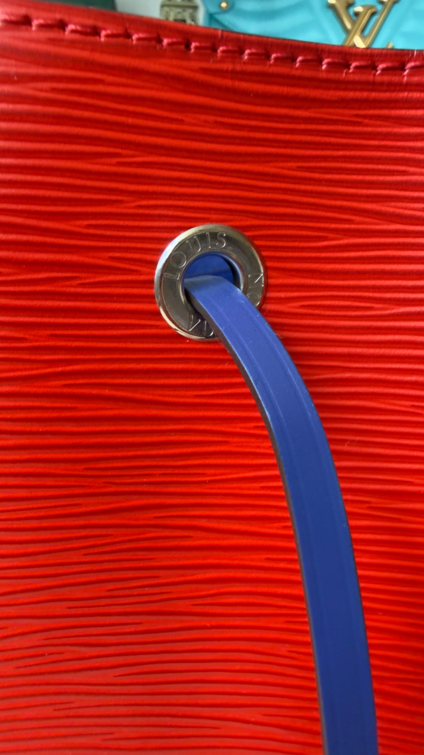 NEONOE MM Red Blue Coquelicot Epi Leather Bag