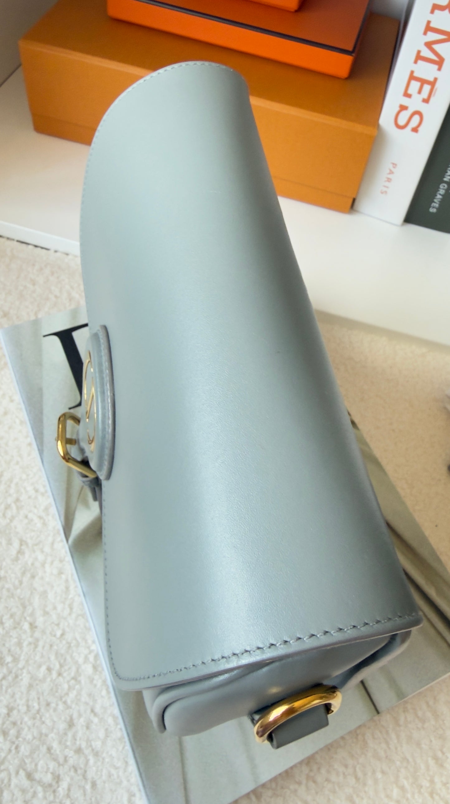 BOX MEDIUM BOBBY CALFSKIN GREY BAG