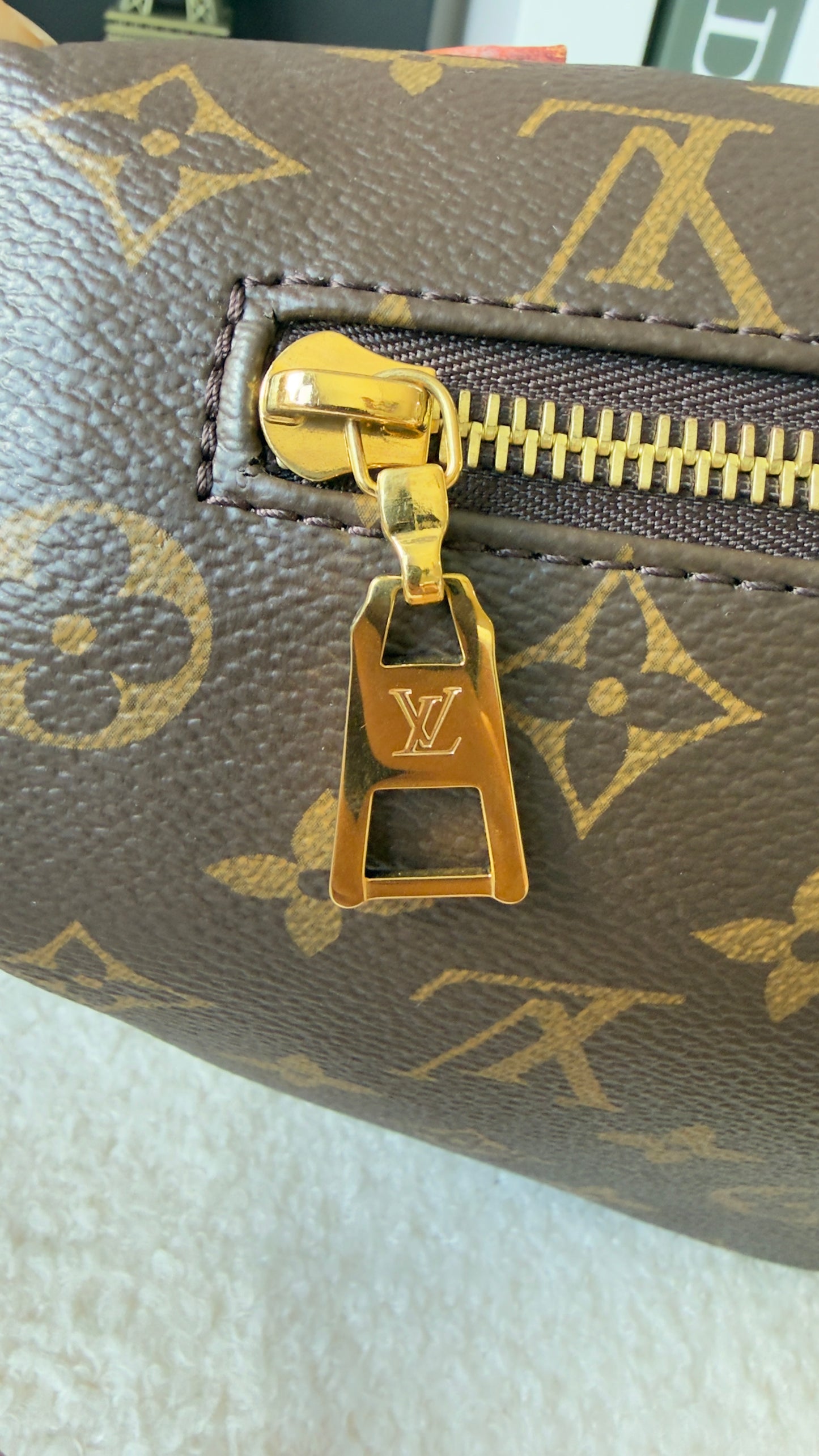 MONOGRAM CANVAS BUMBAG