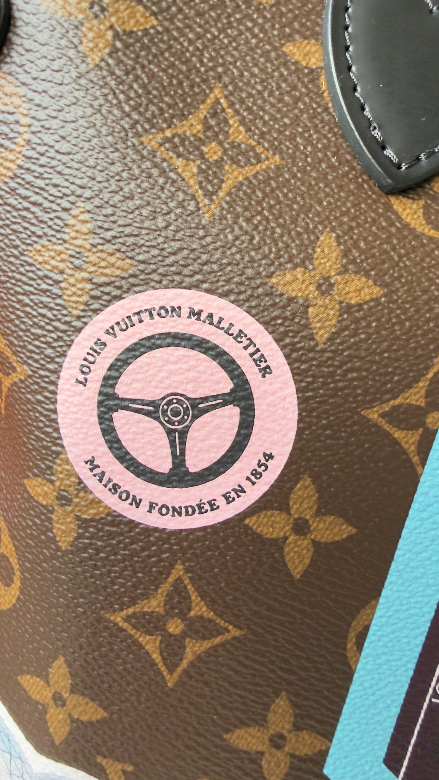 NEVERFULL MNG MM WORLD TOUR W/POCHETTE
