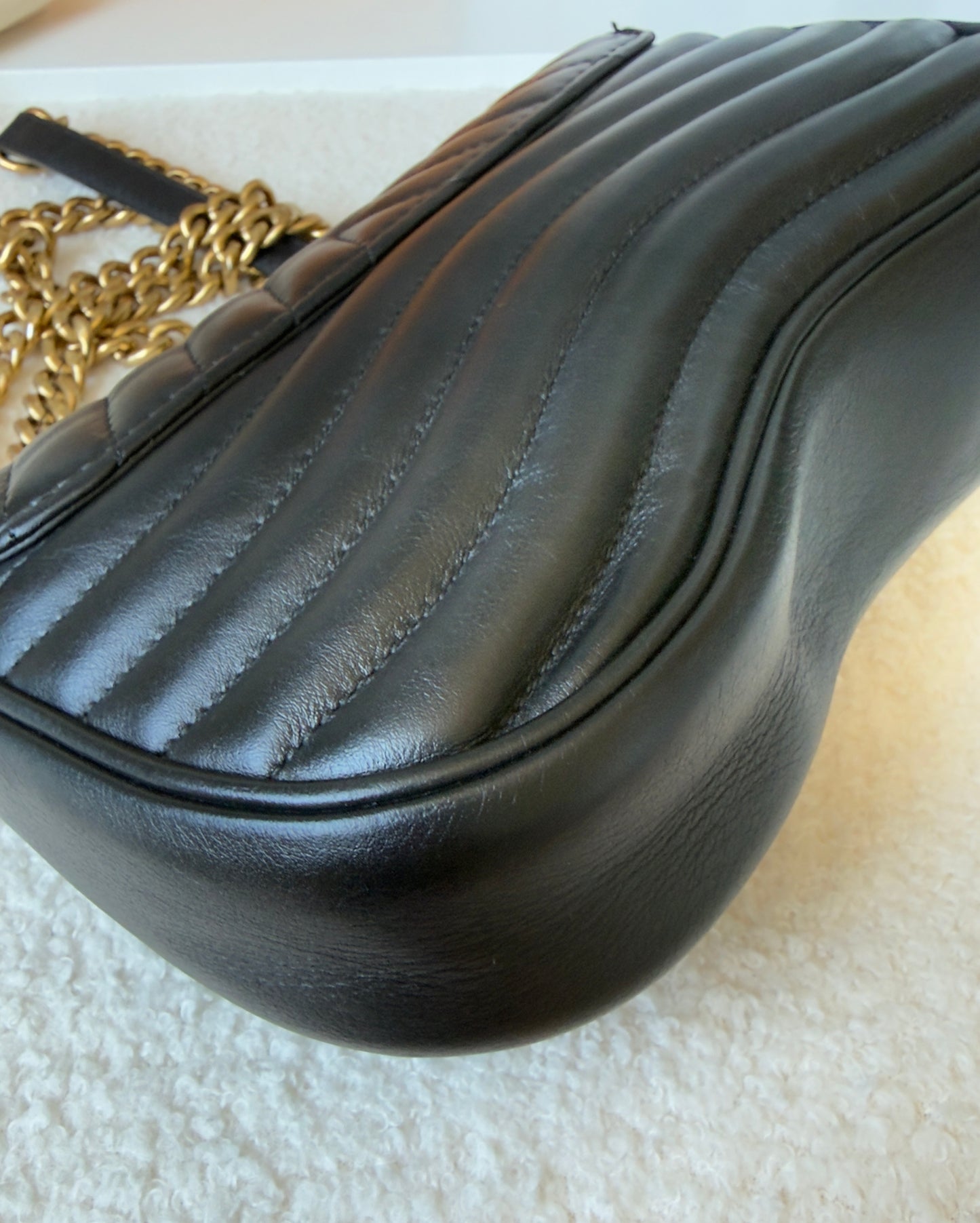NEW WAVE Black Calfskin Chain PM
