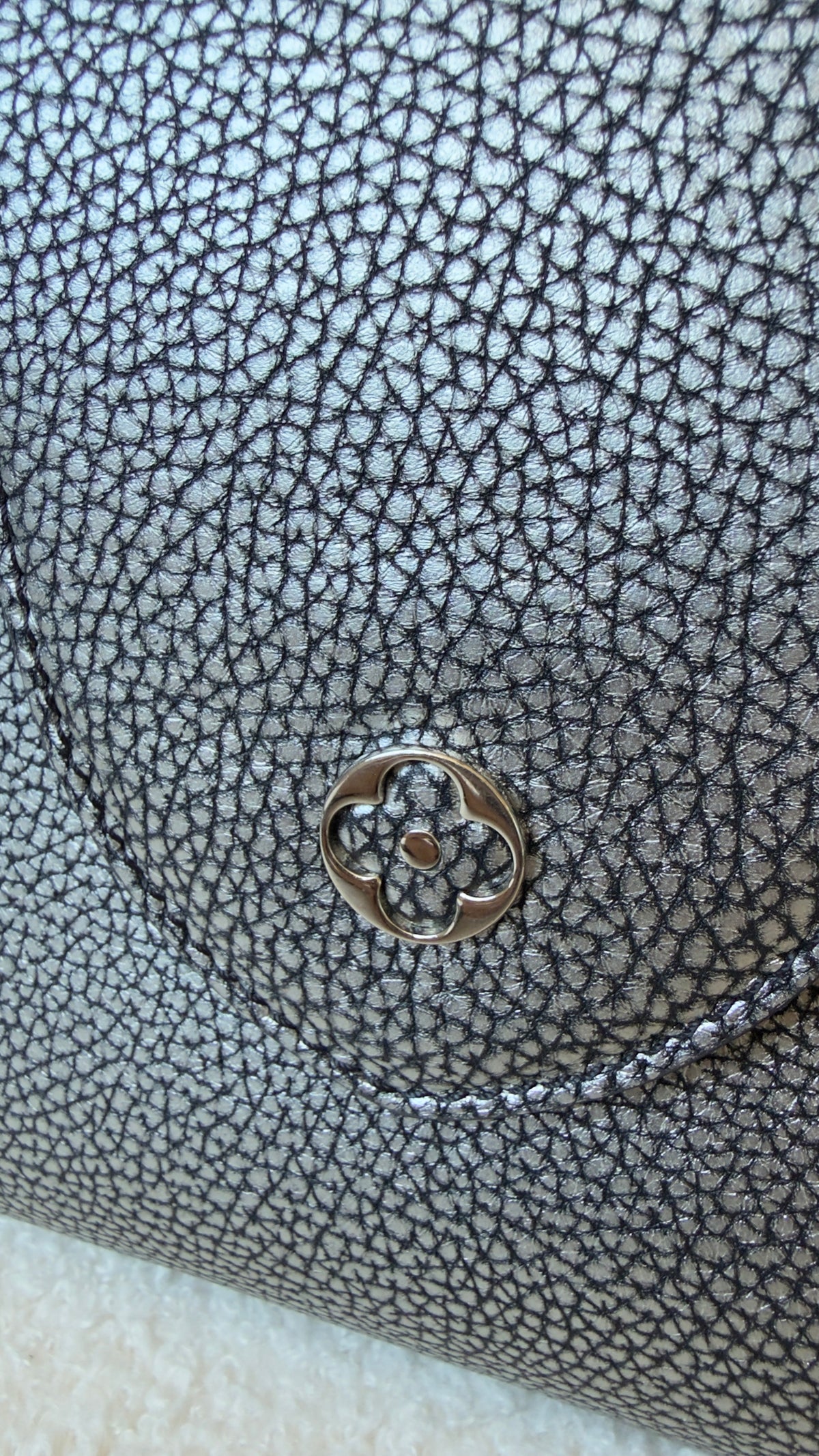 Capucines PM Chrome Taurillon Metallic Leather Crossbody Bag Silver