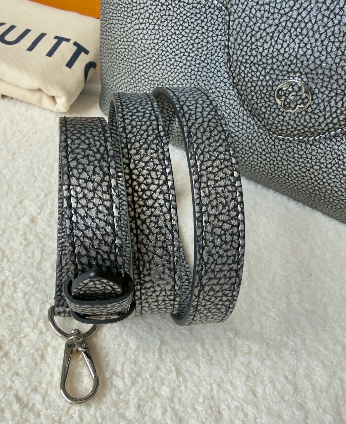 Capucines PM Chrome Taurillon Metallic Leather Crossbody Bag Silver