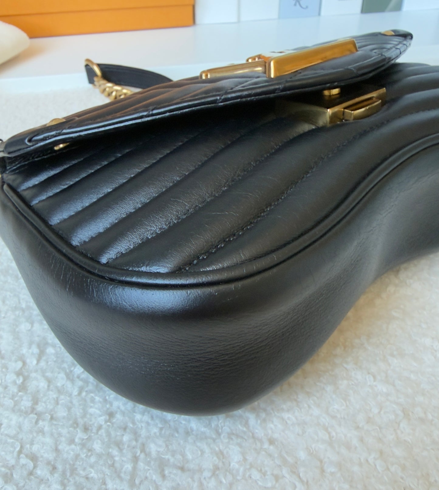 NEW WAVE Black Calfskin Chain PM