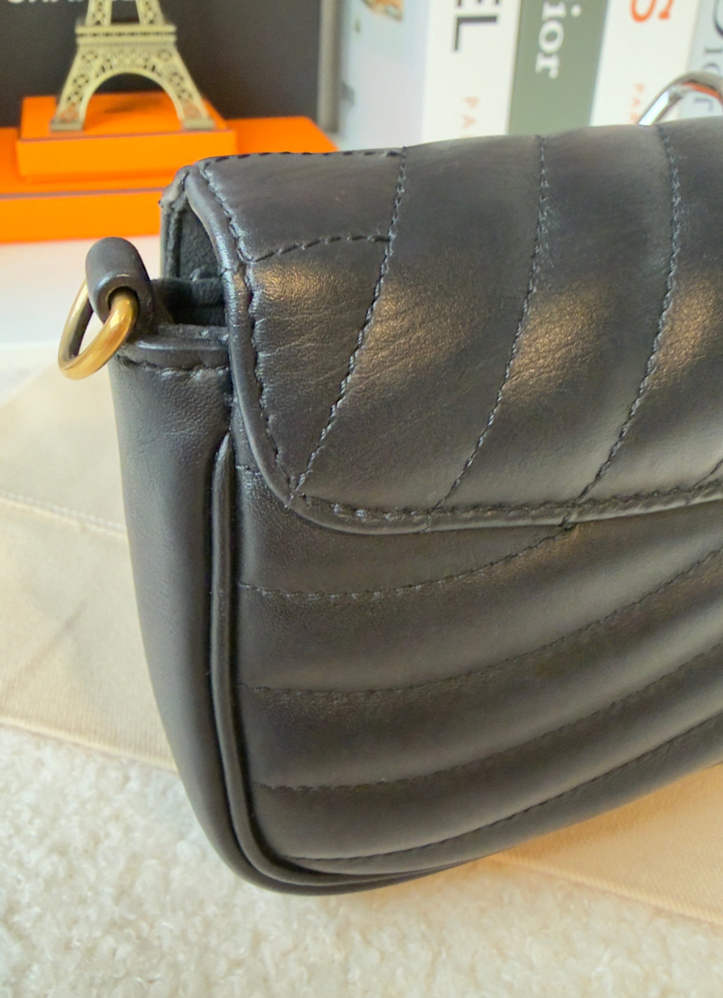 NEW WAVE CHAIN POCHETTE BLACK CALFSKIN