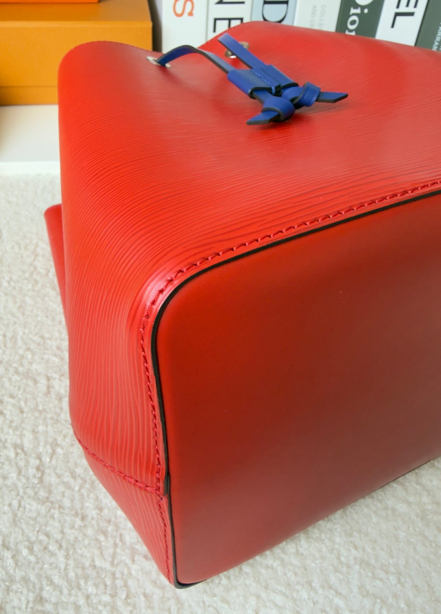NEONOE MM Red Blue Coquelicot Epi Leather Bag