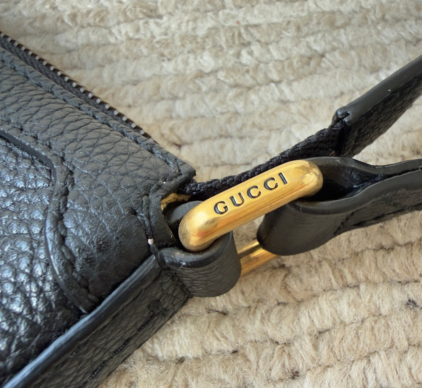 GUCCI PRINT HALF MOON HOBO BAG (Unisex)
