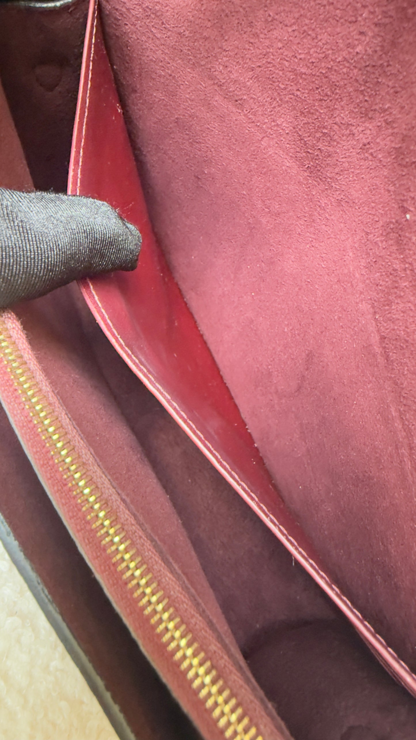 VAVIN CHAIN WALLET IN RED BURGANDY CROSSBODY/CLUTCH BAG