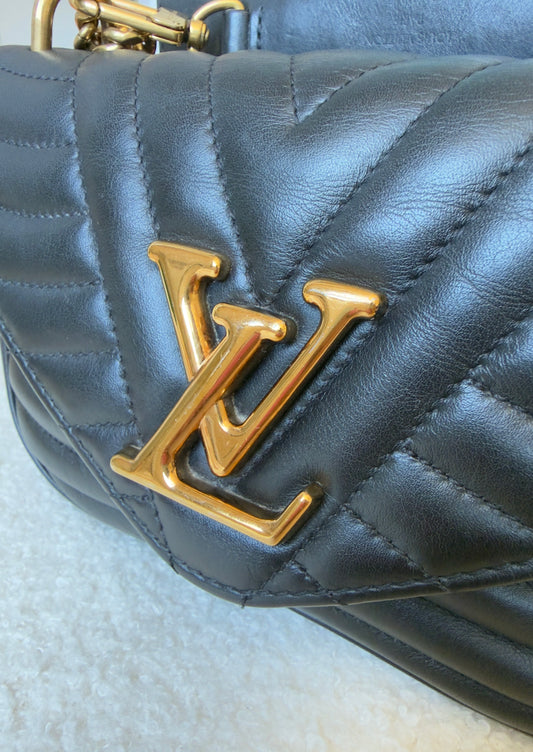 NEW WAVE Black Calfskin Chain PM