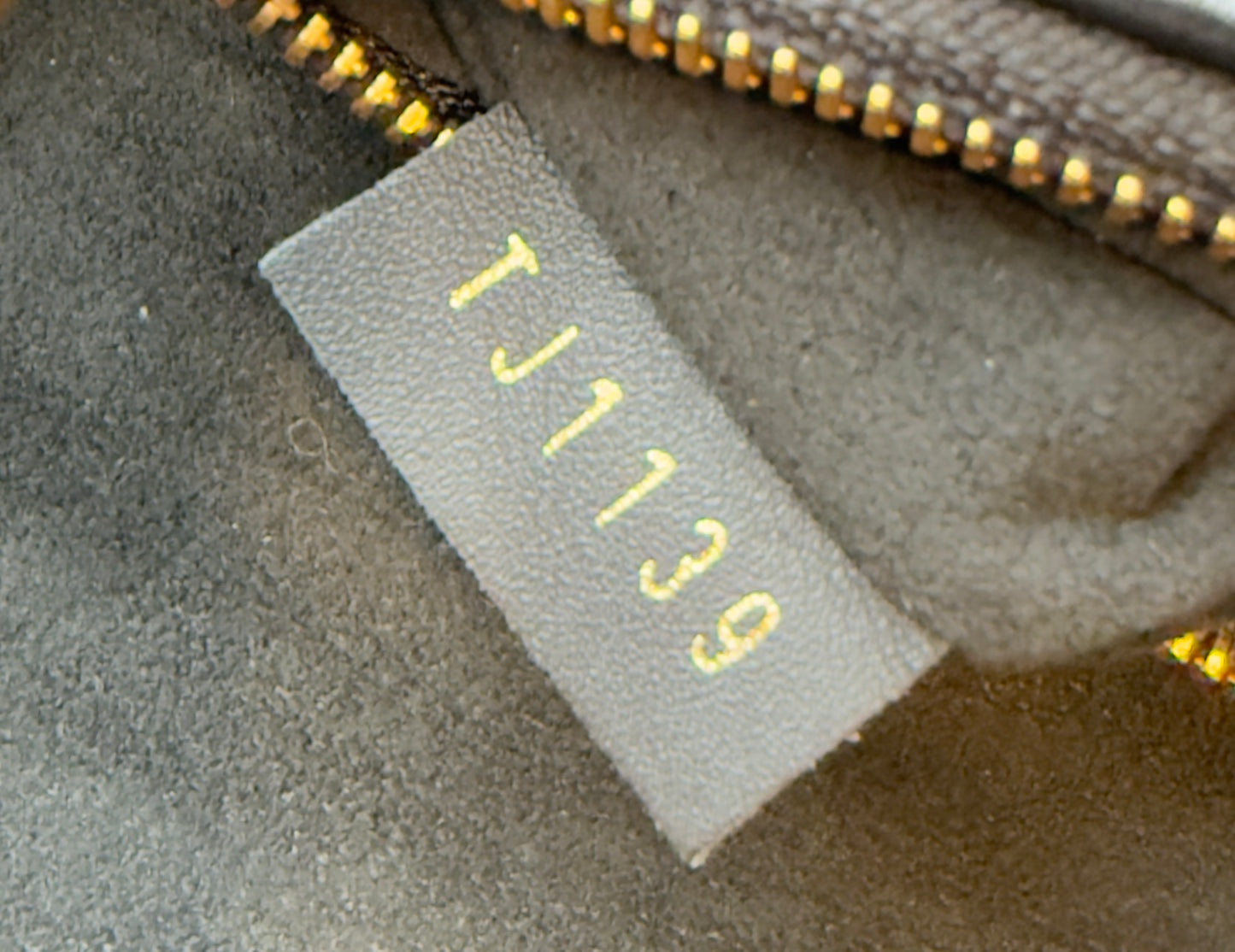NEW WAVE CHAIN POCHETTE BLACK CALFSKIN