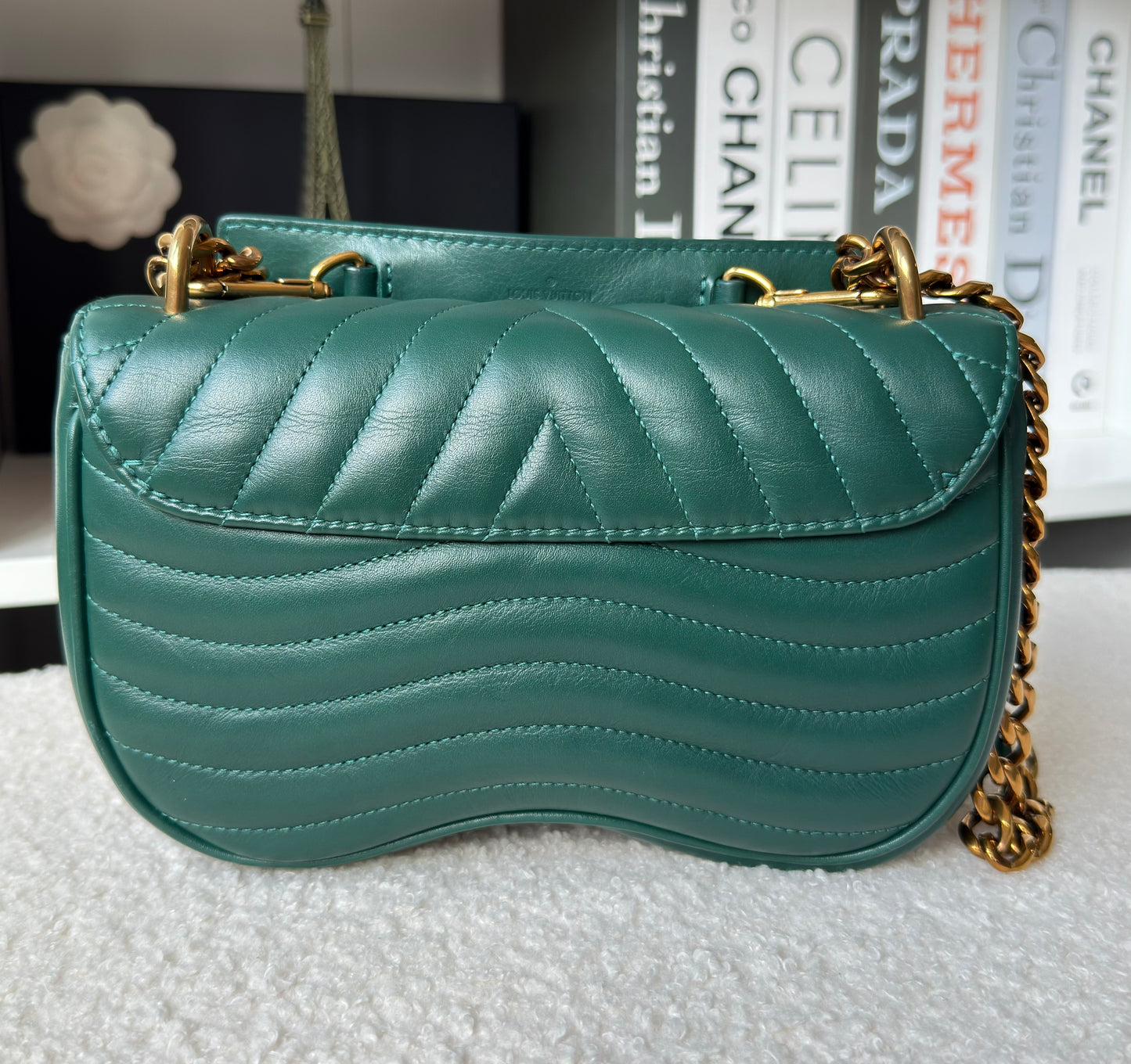 NEW WAVE Calfskin Chain PM Emerald