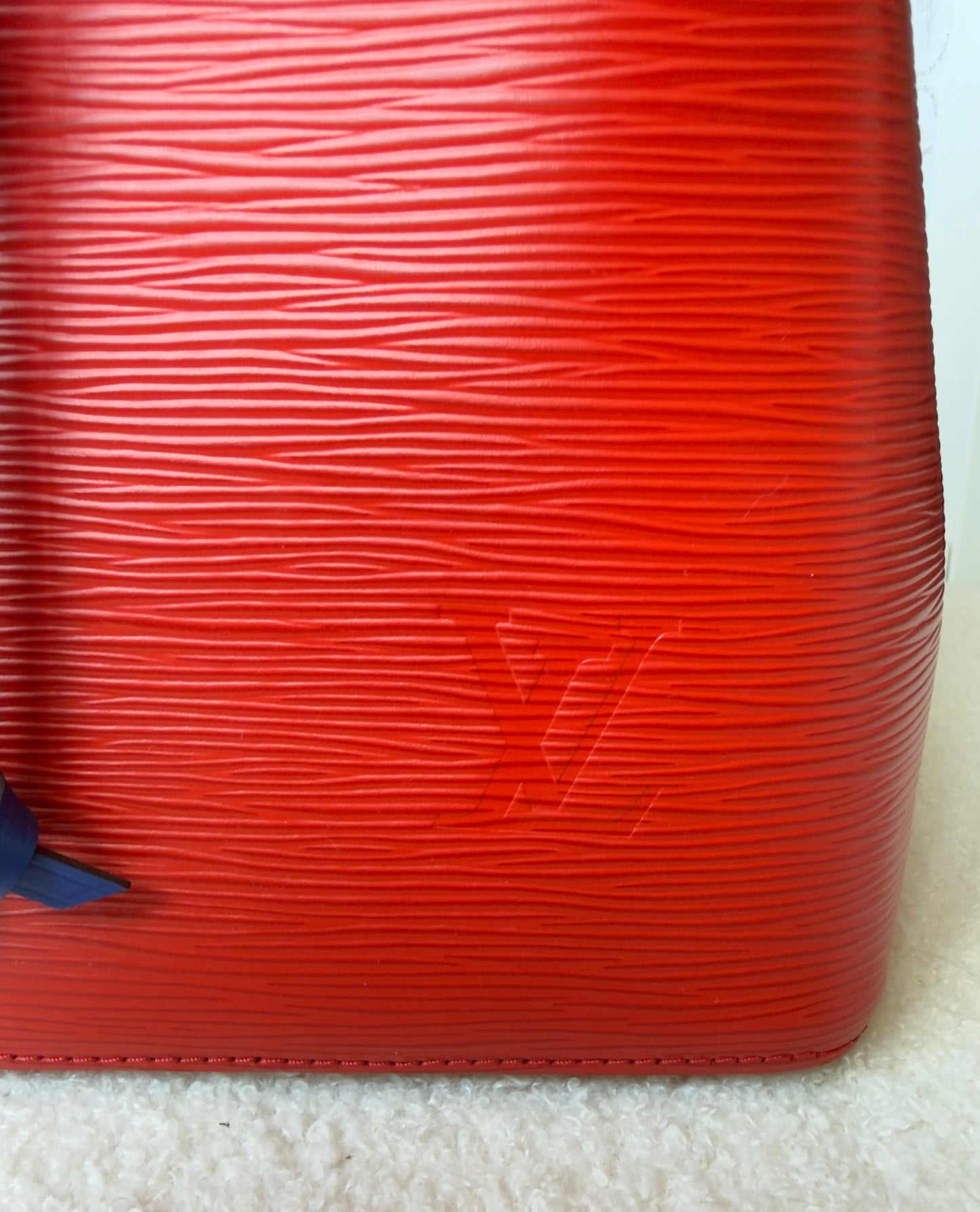 NEONOE MM Red Blue Coquelicot Epi Leather Bag