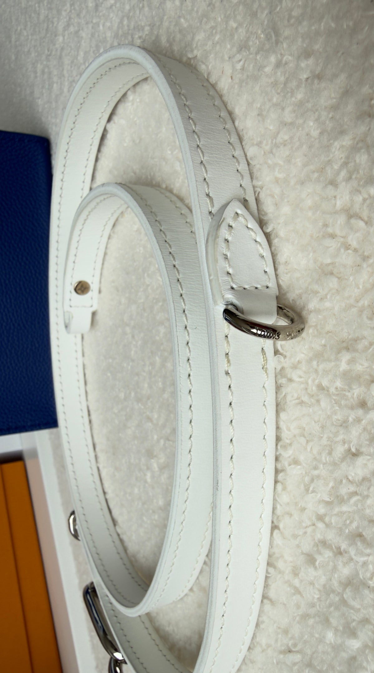 LIKE NEW LIMITED EDITION EVERYDAY SIGNATURE SAC PLAT XS BLUE