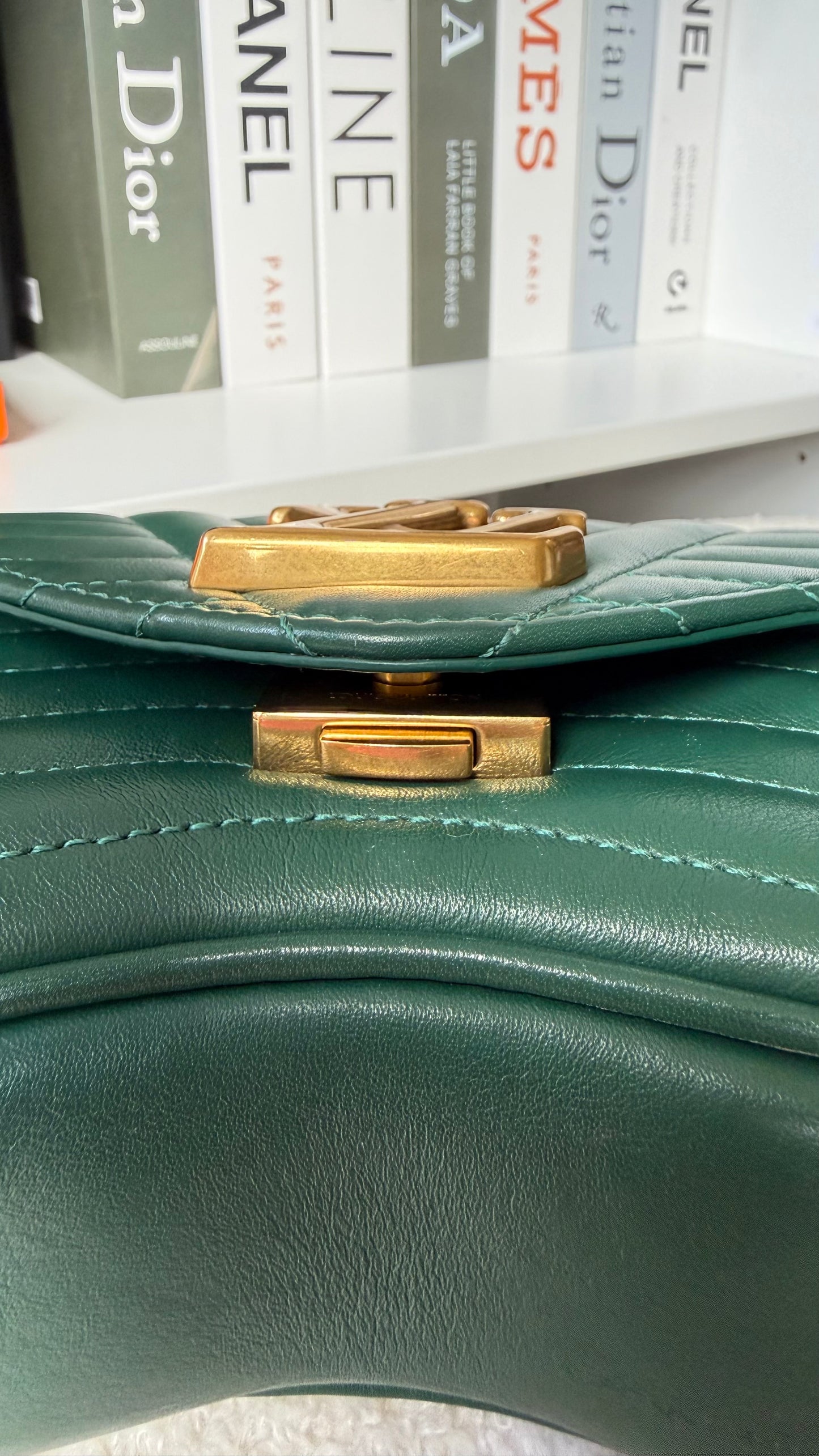 NEW WAVE Calfskin Chain PM Emerald
