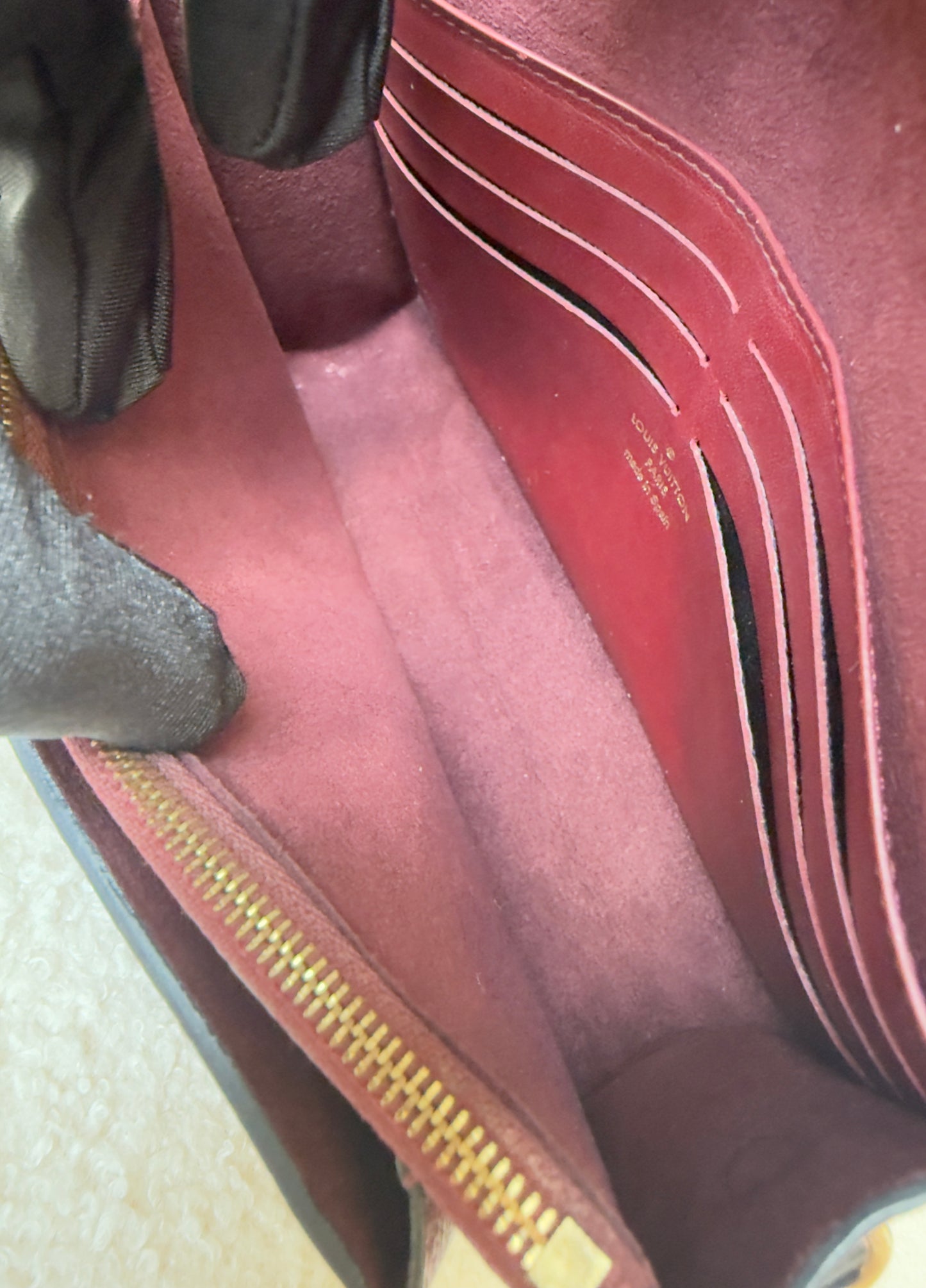 VAVIN CHAIN WALLET IN RED BURGANDY CROSSBODY/CLUTCH BAG