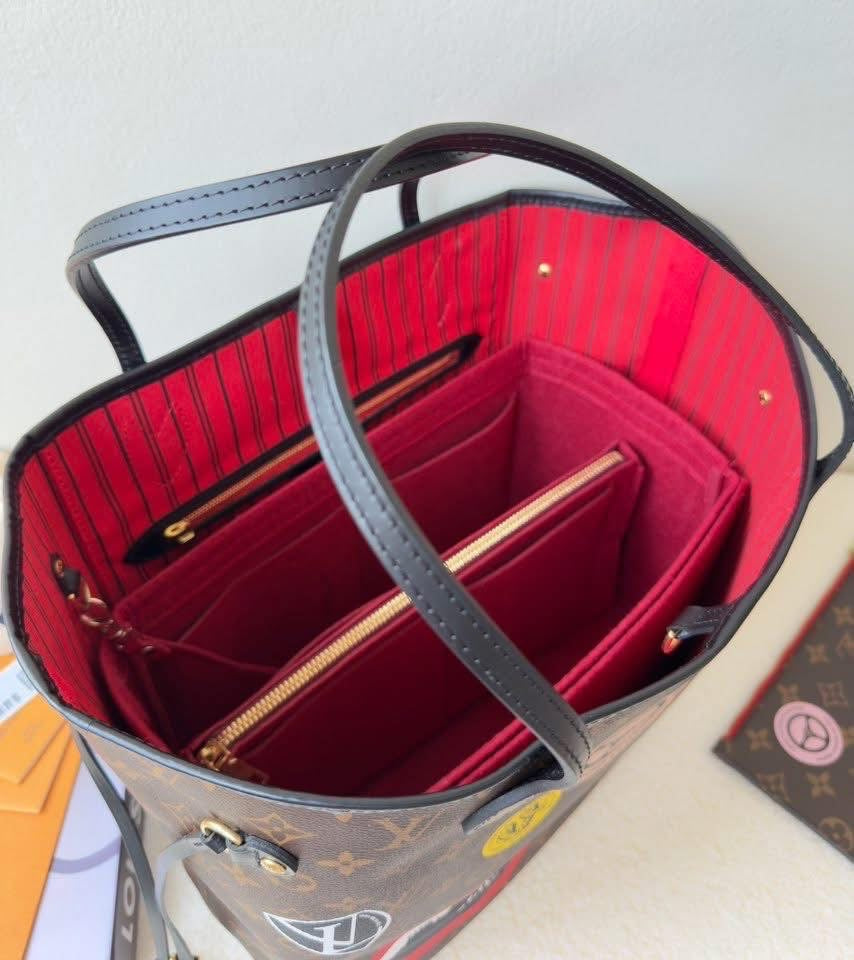 NEVERFULL MNG MM WORLD TOUR W/POCHETTE