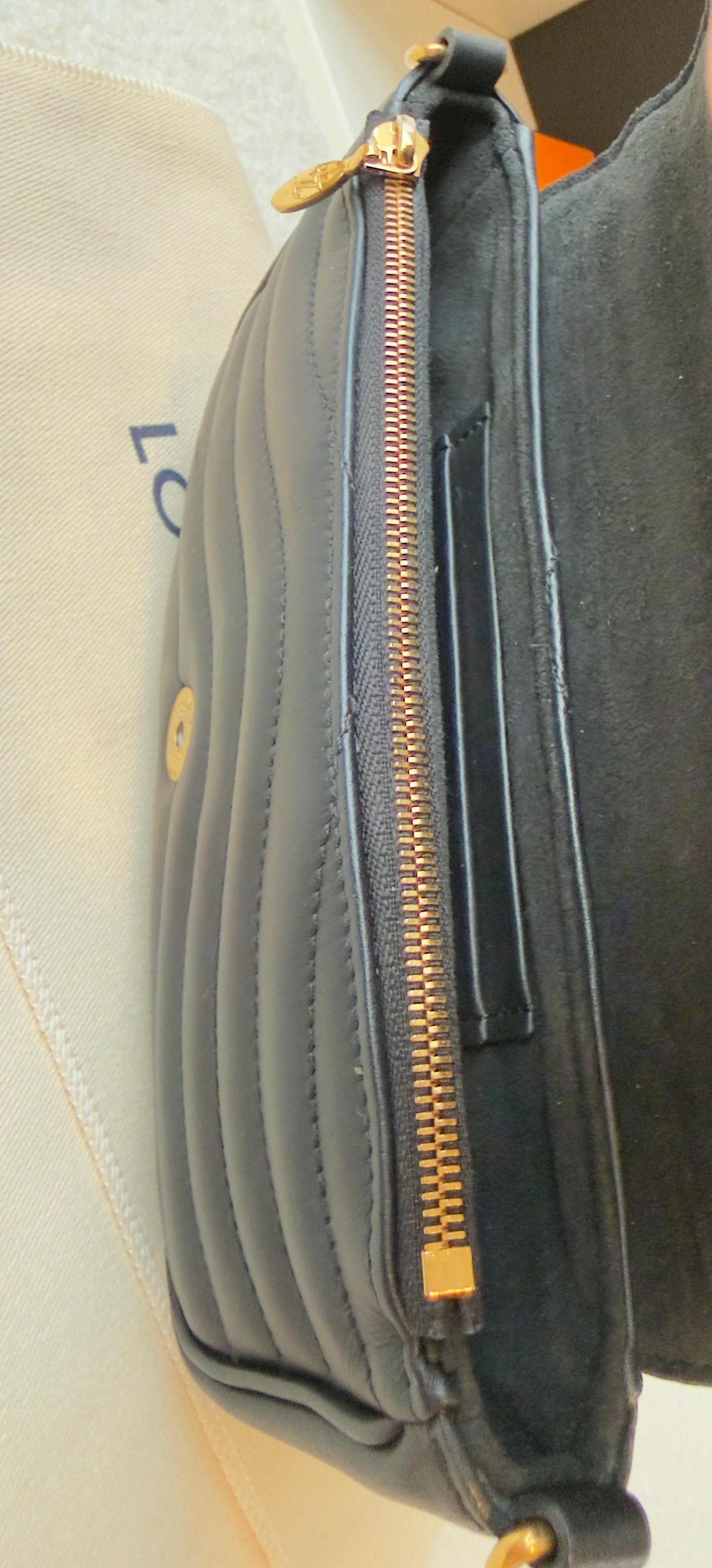 NEW WAVE CHAIN POCHETTE BLACK CALFSKIN