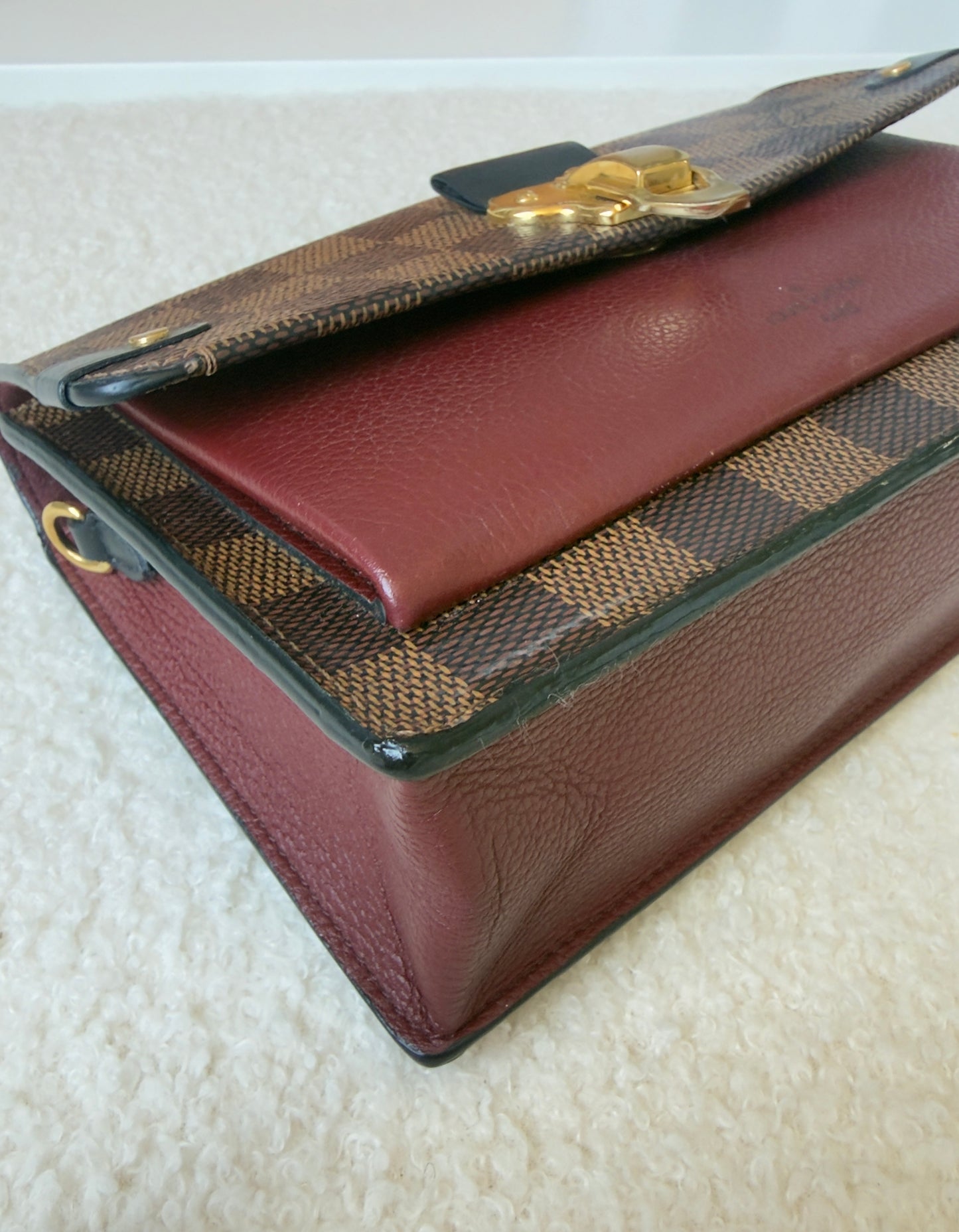 VAVIN CHAIN WALLET IN RED BURGANDY CROSSBODY/CLUTCH BAG