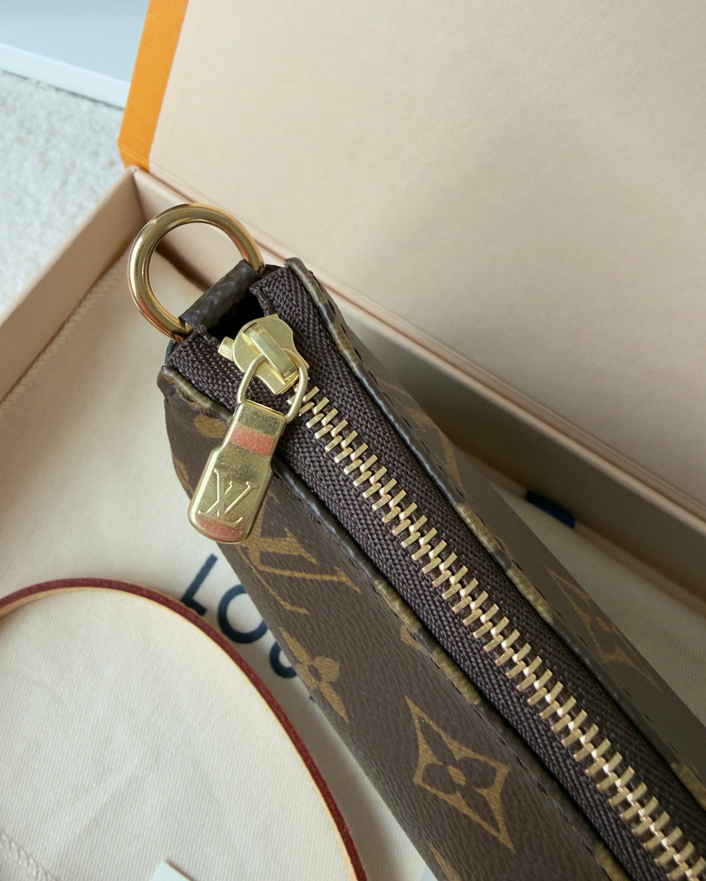 BRAND NEW POCHETTE ACCESSORIE MNG CANVAS NM