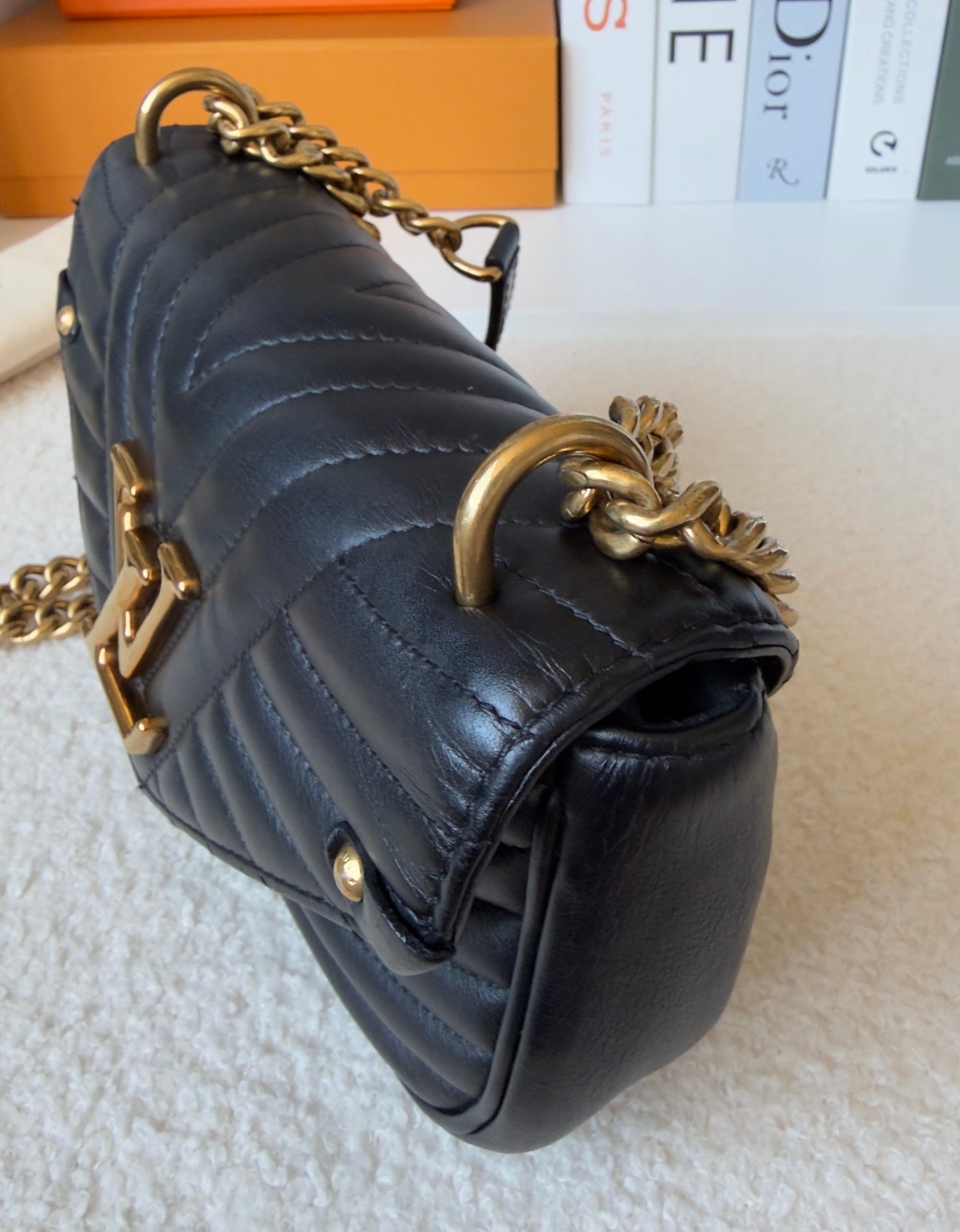 NEW WAVE Black Calfskin Chain PM
