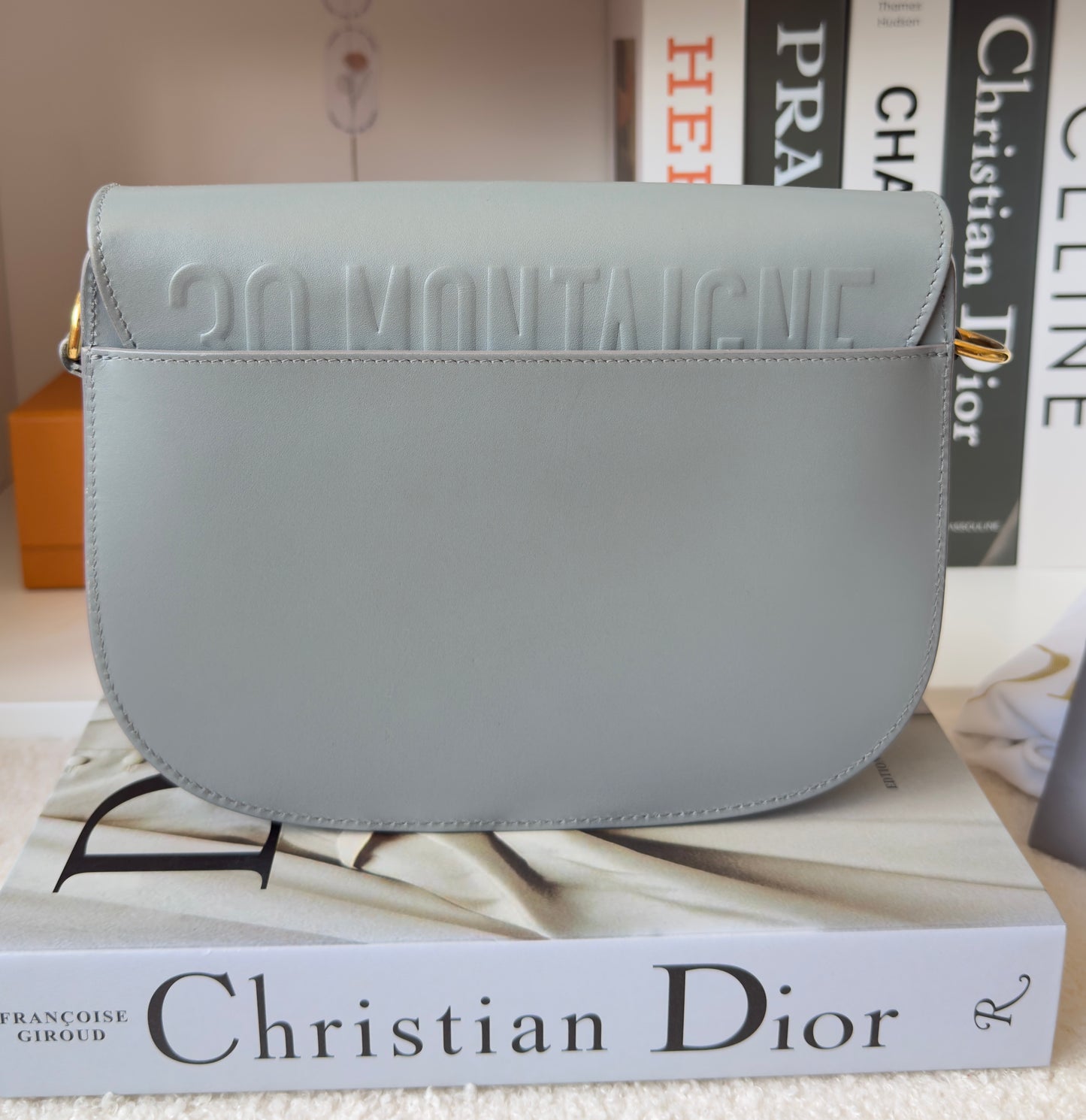 BOX MEDIUM BOBBY CALFSKIN GREY BAG
