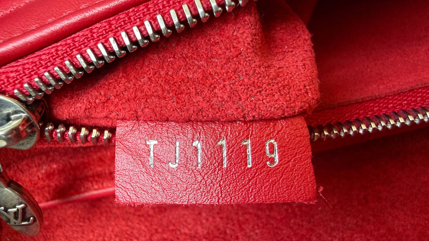 LIKE NEW NEW WAVE CHAIN POCHETTE RES CALFSKIN