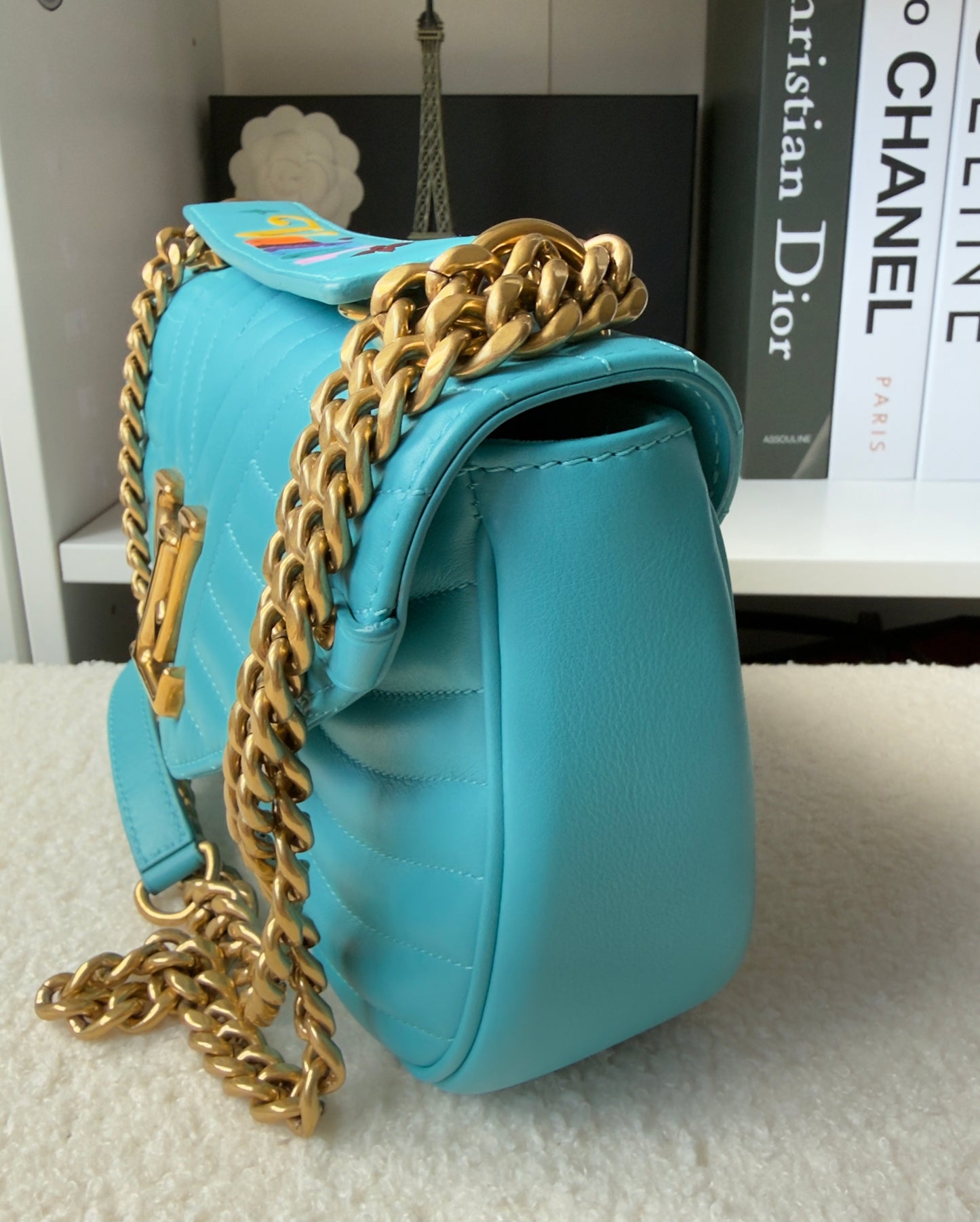 NEW WAVE Calfskin Chain MM Turquoise Blue