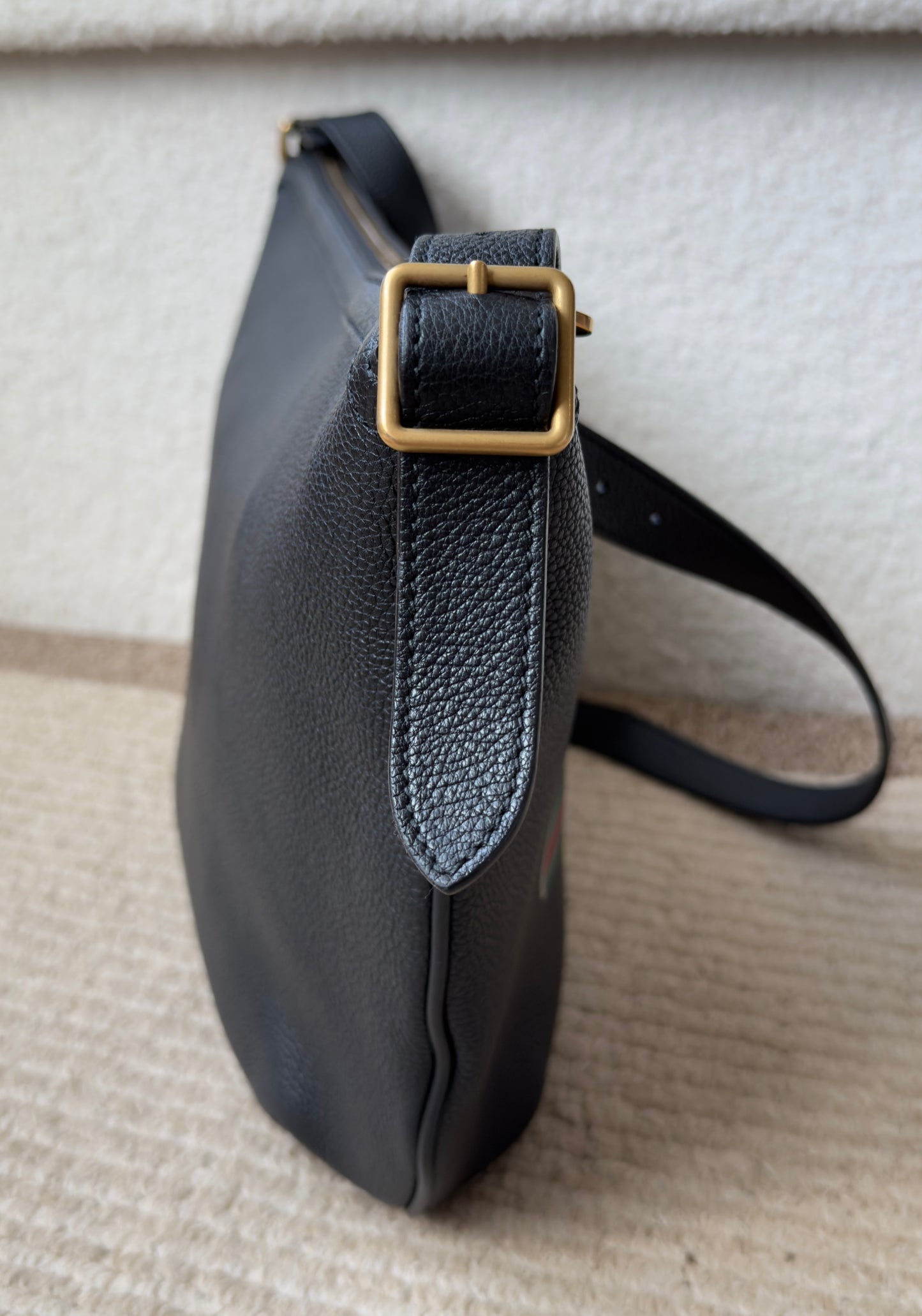 GUCCI PRINT HALF MOON HOBO BAG (Unisex)