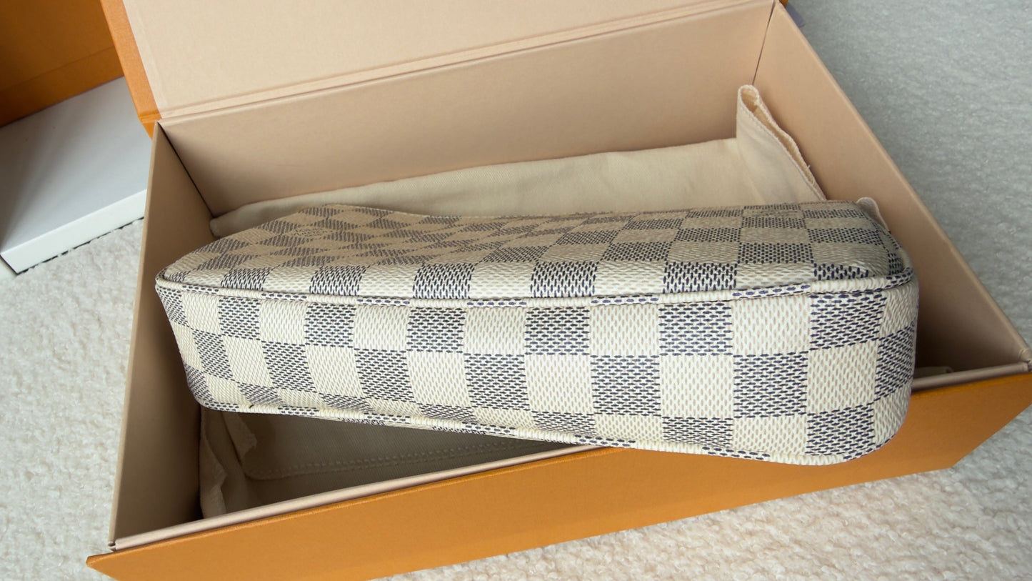 BRAND NEW POCHETTE ACCESSORIE DAMIER AZUR NM